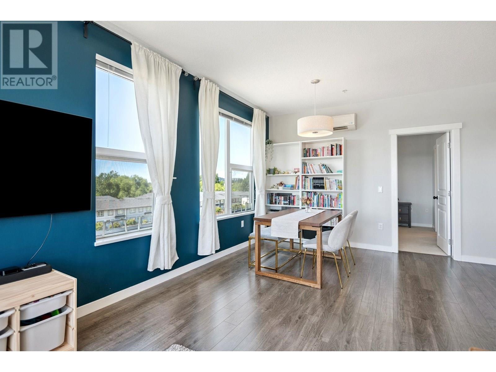 Photo 15 of 523 9311 Alexandra Road, Richmond BC