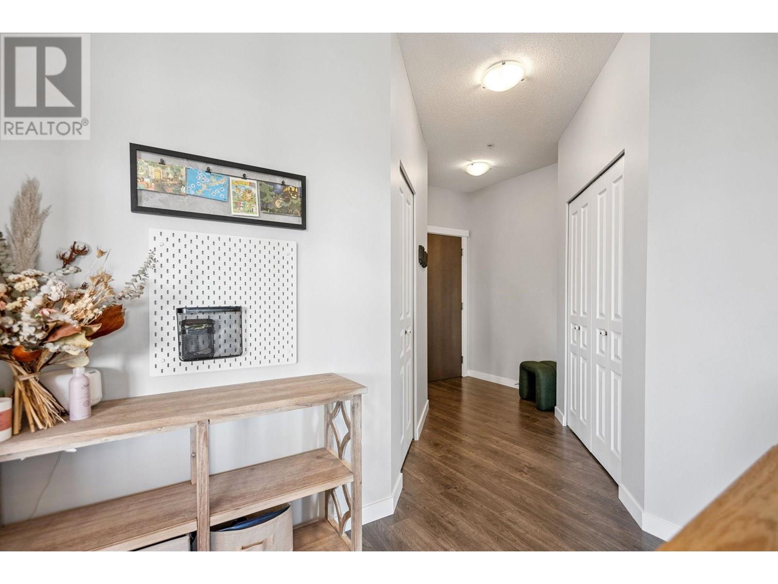 Photo 11 of 523 9311 Alexandra Road, Richmond BC