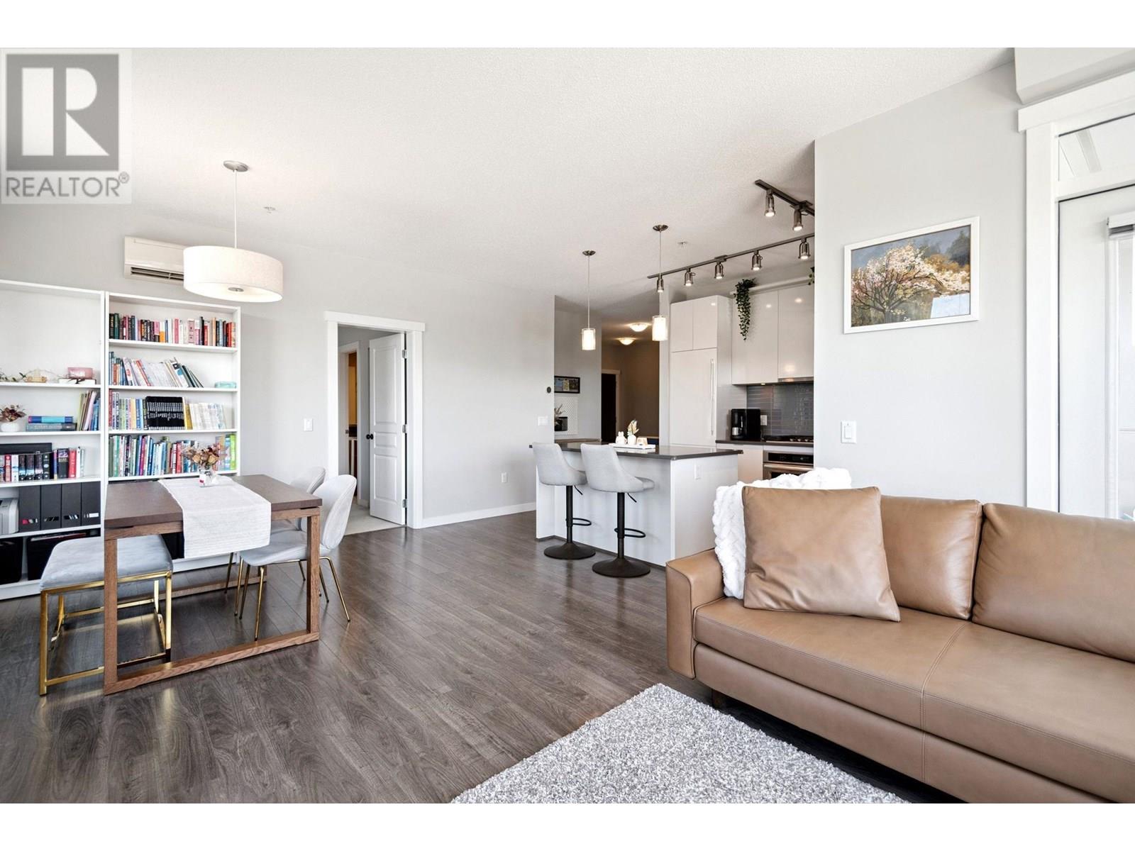 Photo 1 of 523 9311 Alexandra Road, Richmond BC
