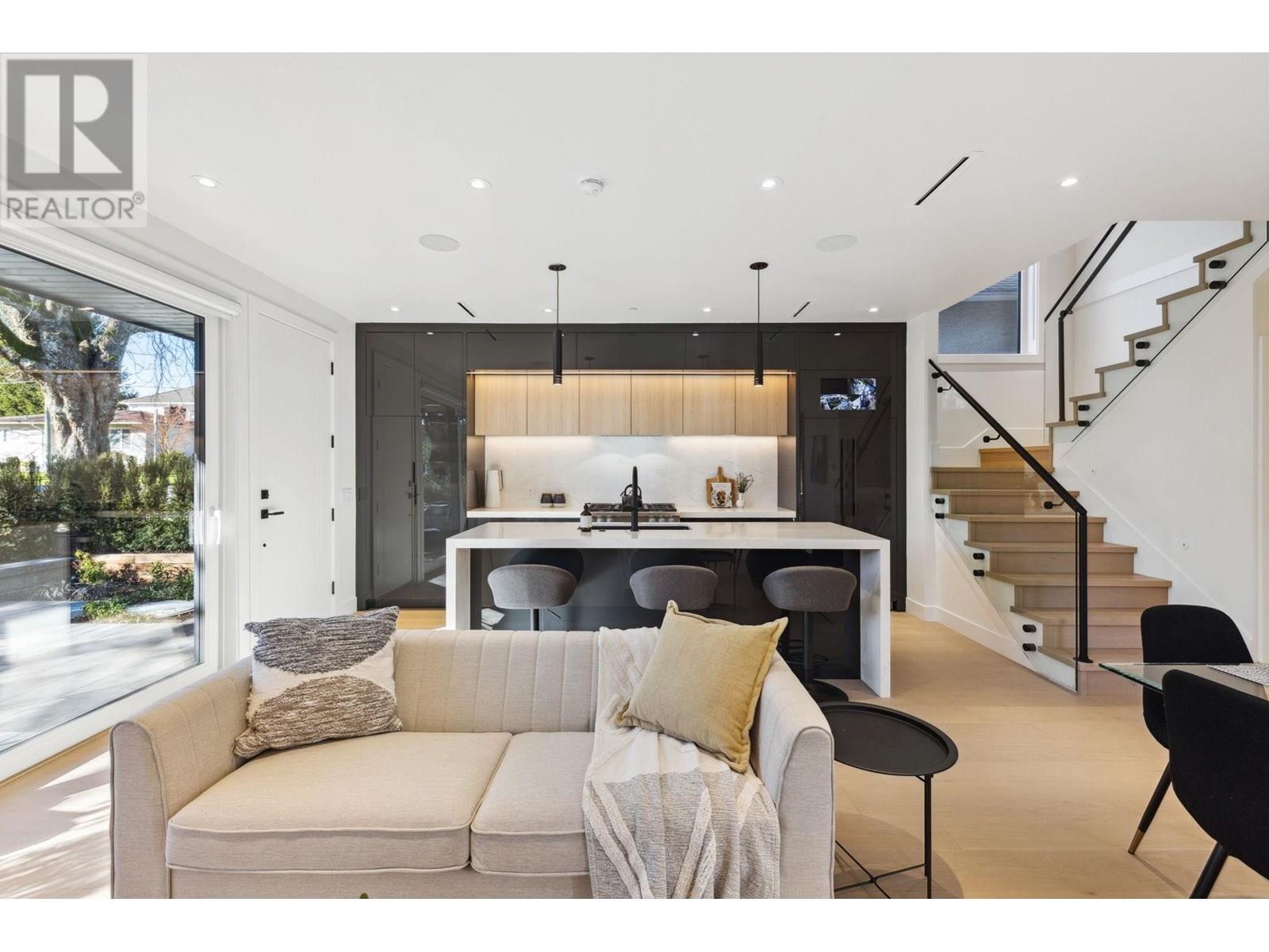 Photo 15 of 1 3081 West 14th Avenue, Vancouver BC