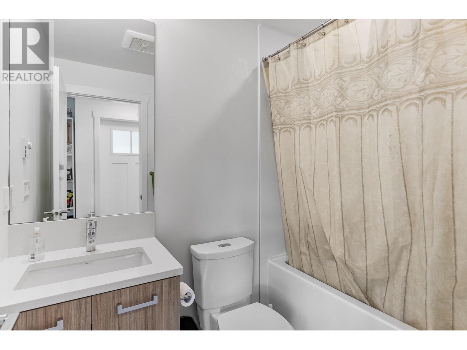 Photo 16 of 21 24076 112 Avenue, Maple Ridge BC
