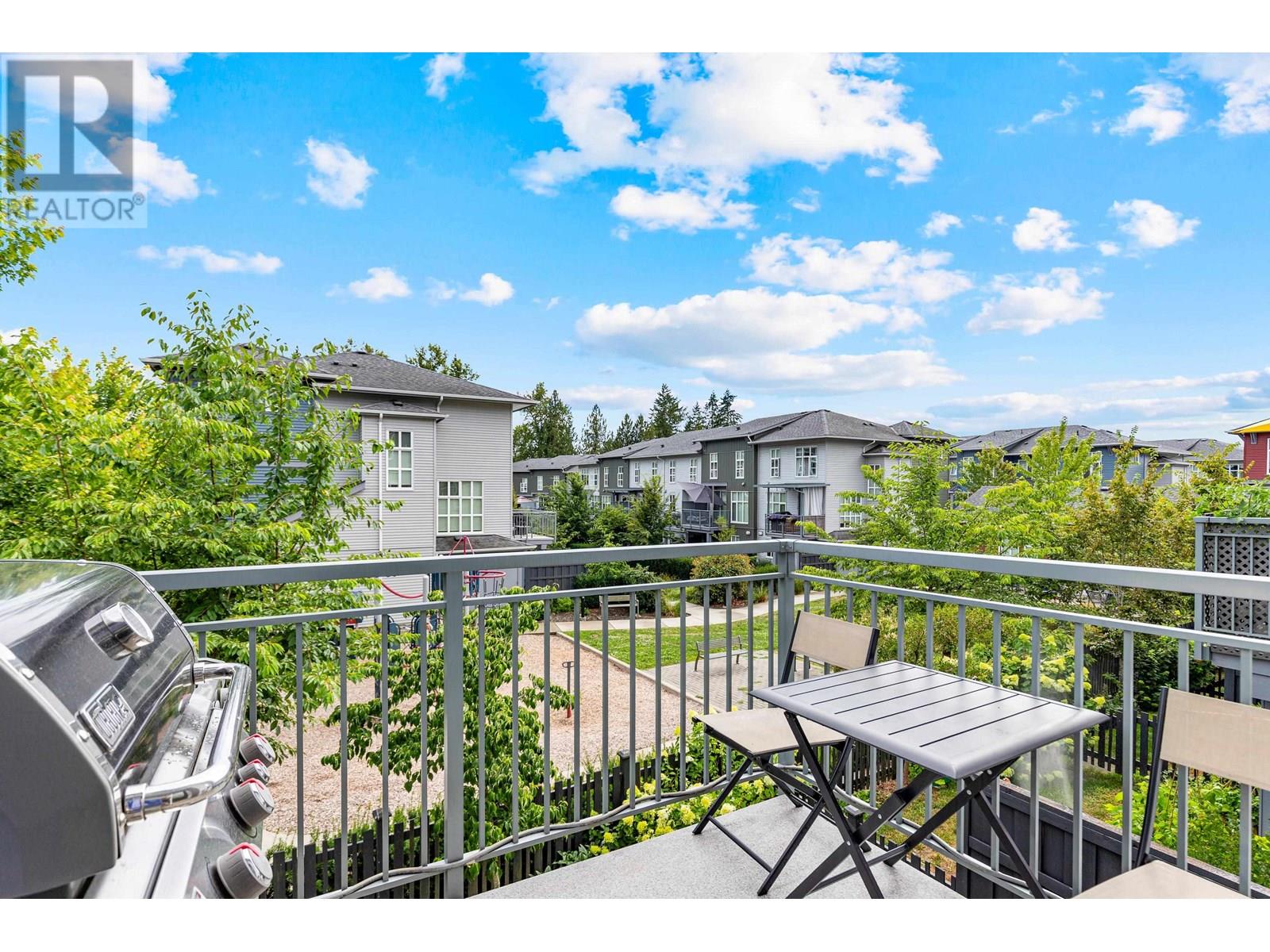 Photo 8 of 21 24076 112 Avenue, Maple Ridge BC