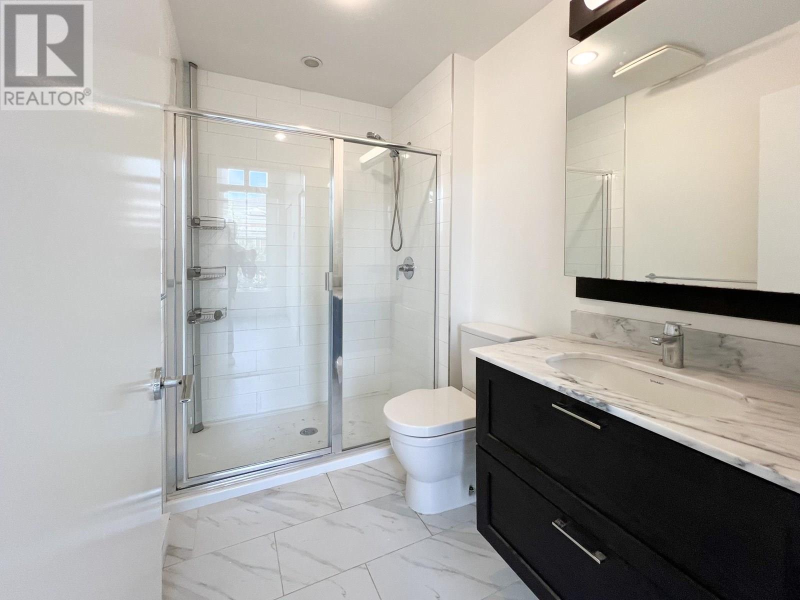 105 548 FOSTER AVENUE, Coquitlam