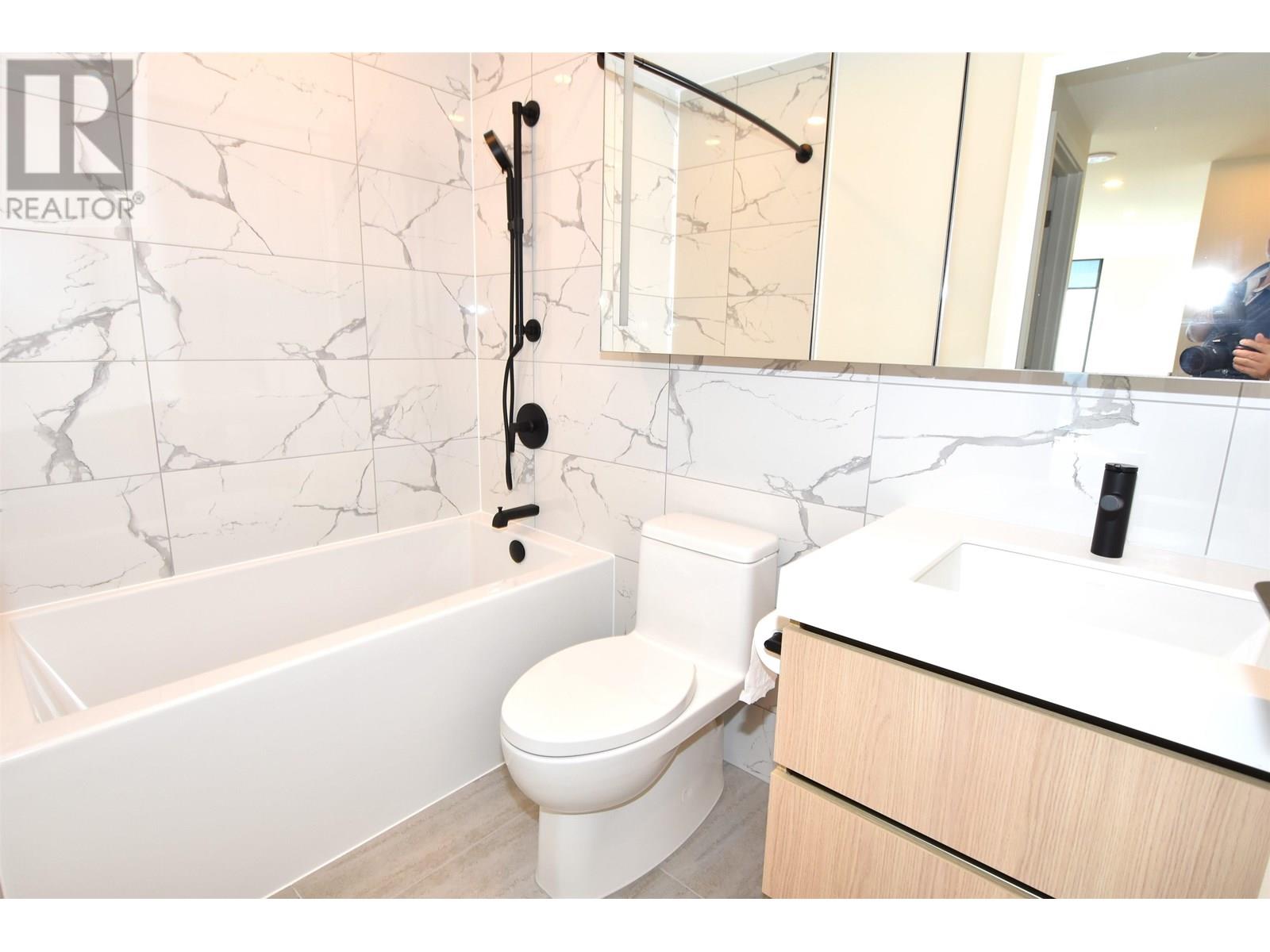 Photo 18 of 3204 5987 Wilson Avenue, Burnaby BC