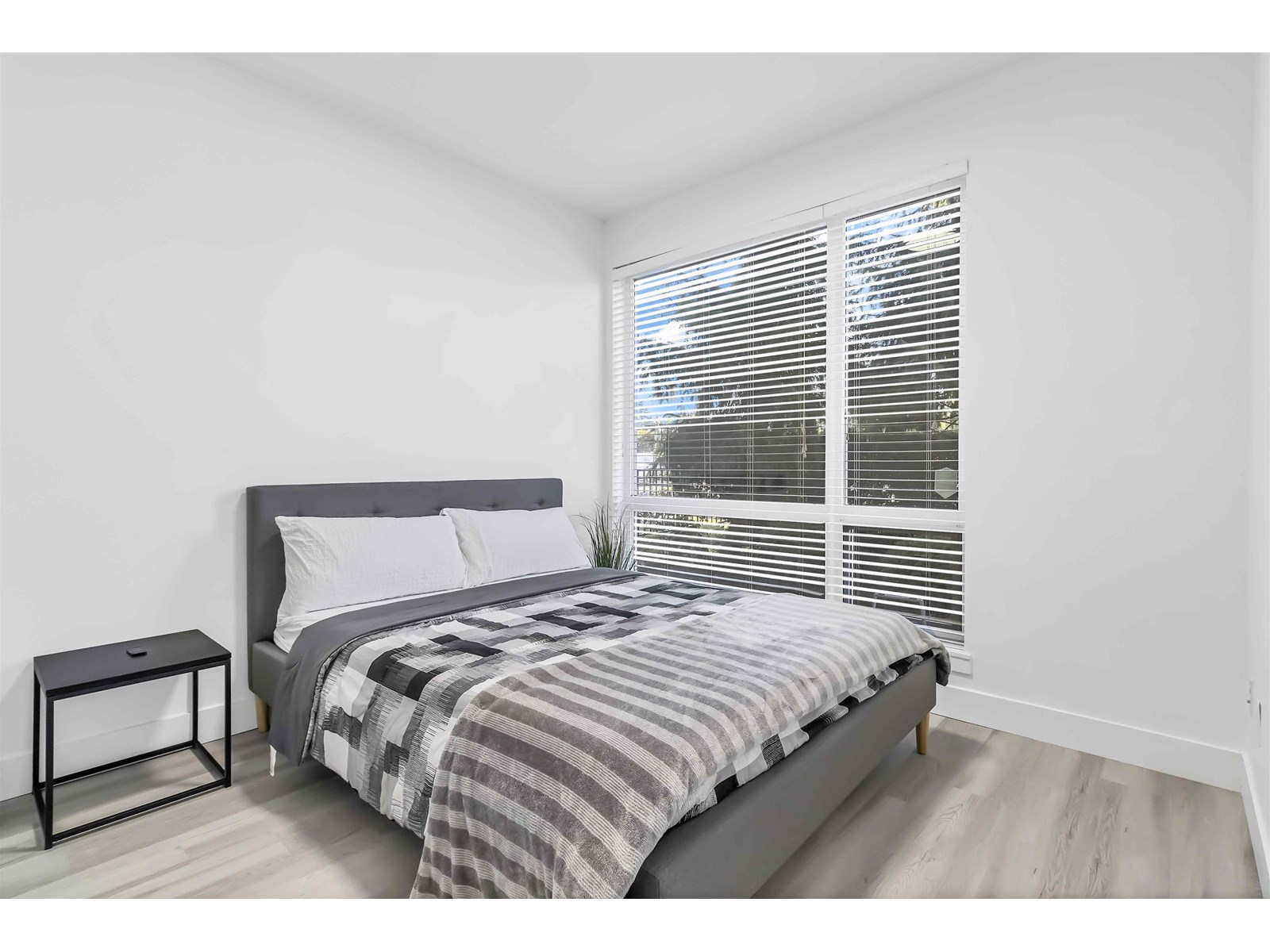 Photo 3 of 101 15628 104 Avenue, Surrey BC