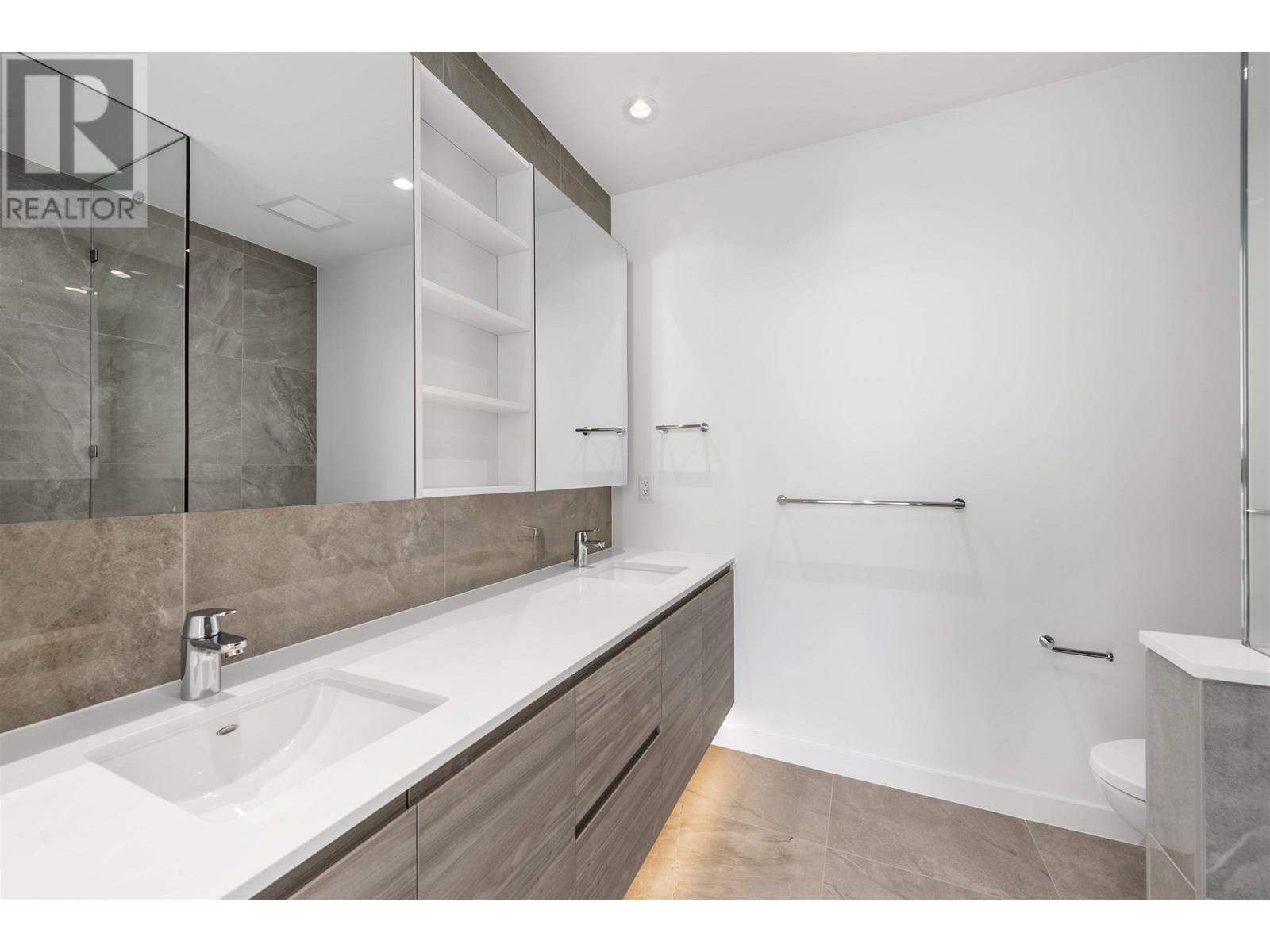 4008 680 QUAYSIDE DRIVE, New Westminster