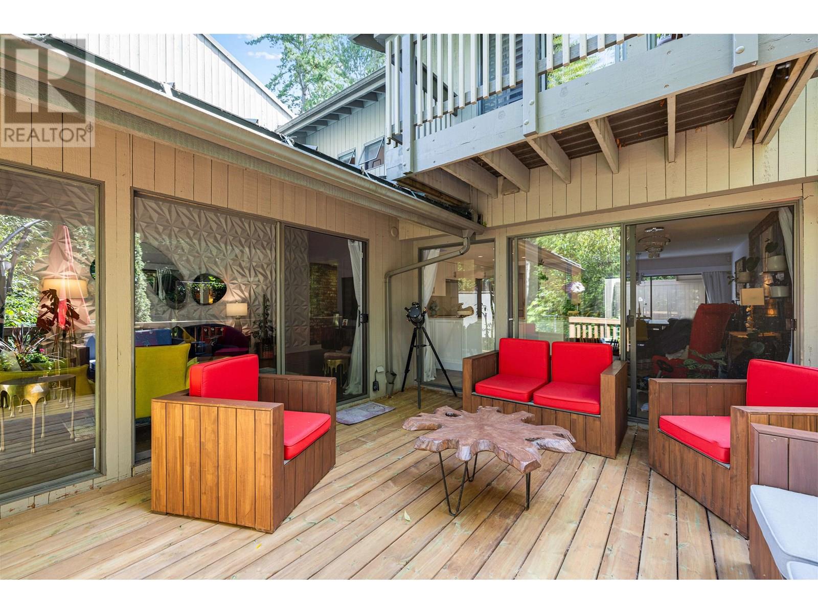 Photo 4 of 2873 Capilano Road, North Vancouver BC
