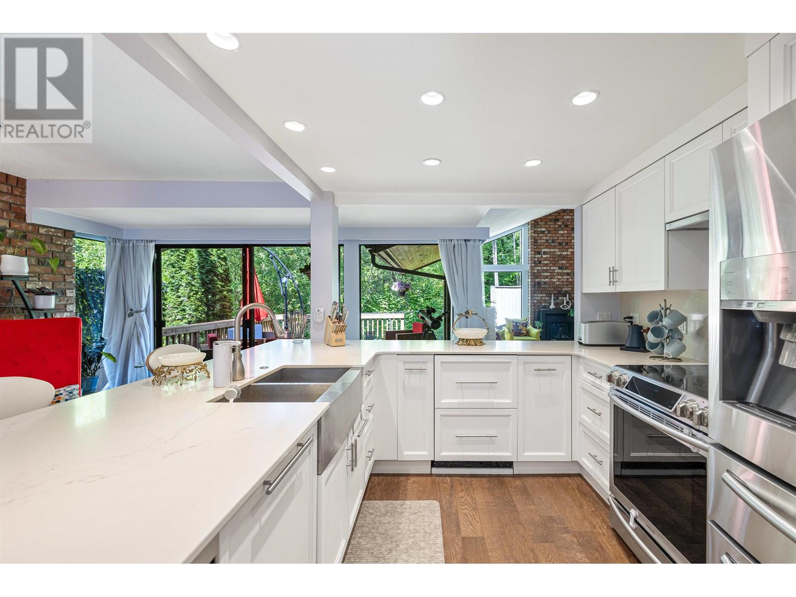Photo 6 of 2873 Capilano Road, North Vancouver BC