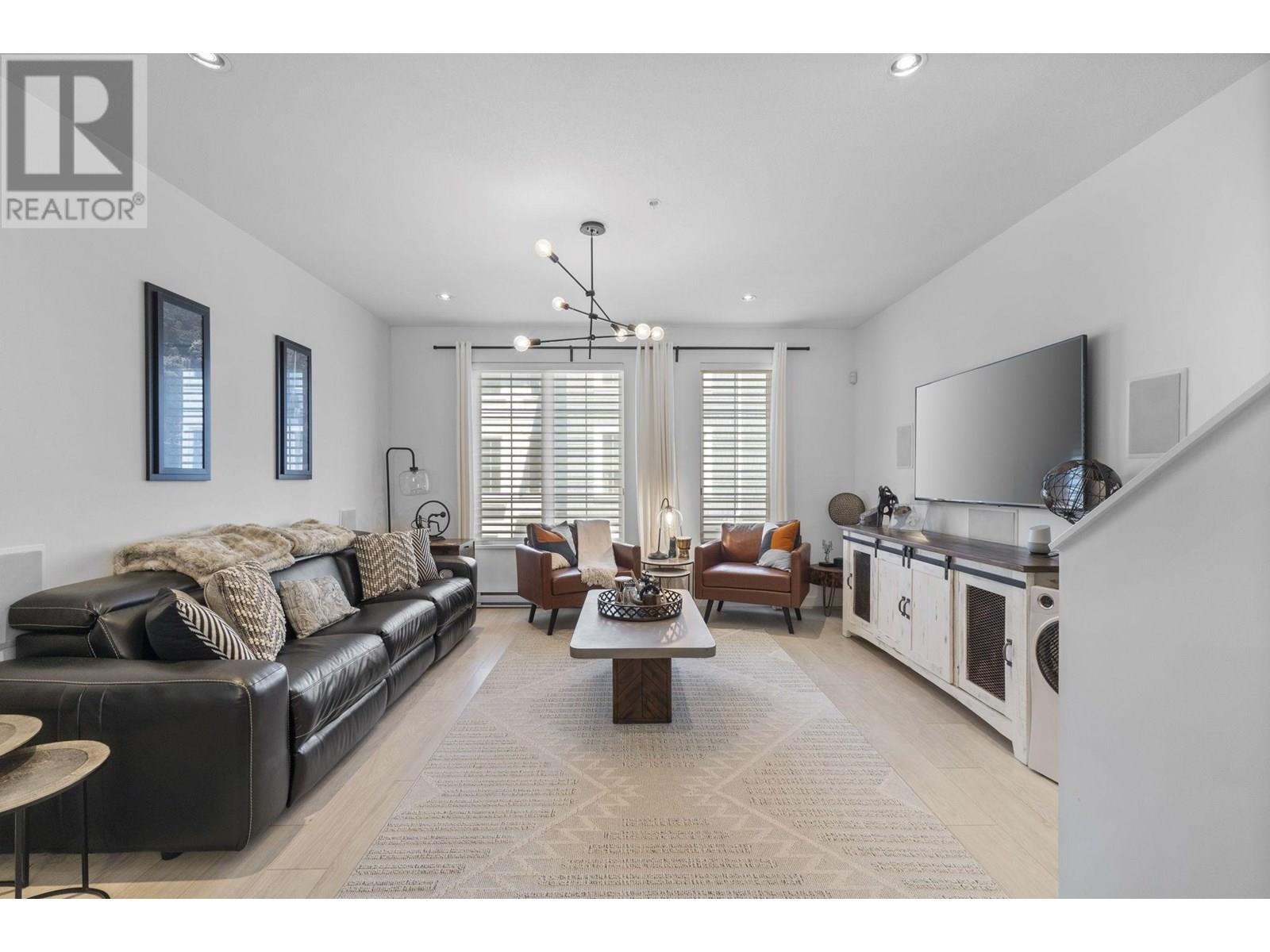 Photo 2 of 26 2560 Pitt River Road, Port Coquitlam BC