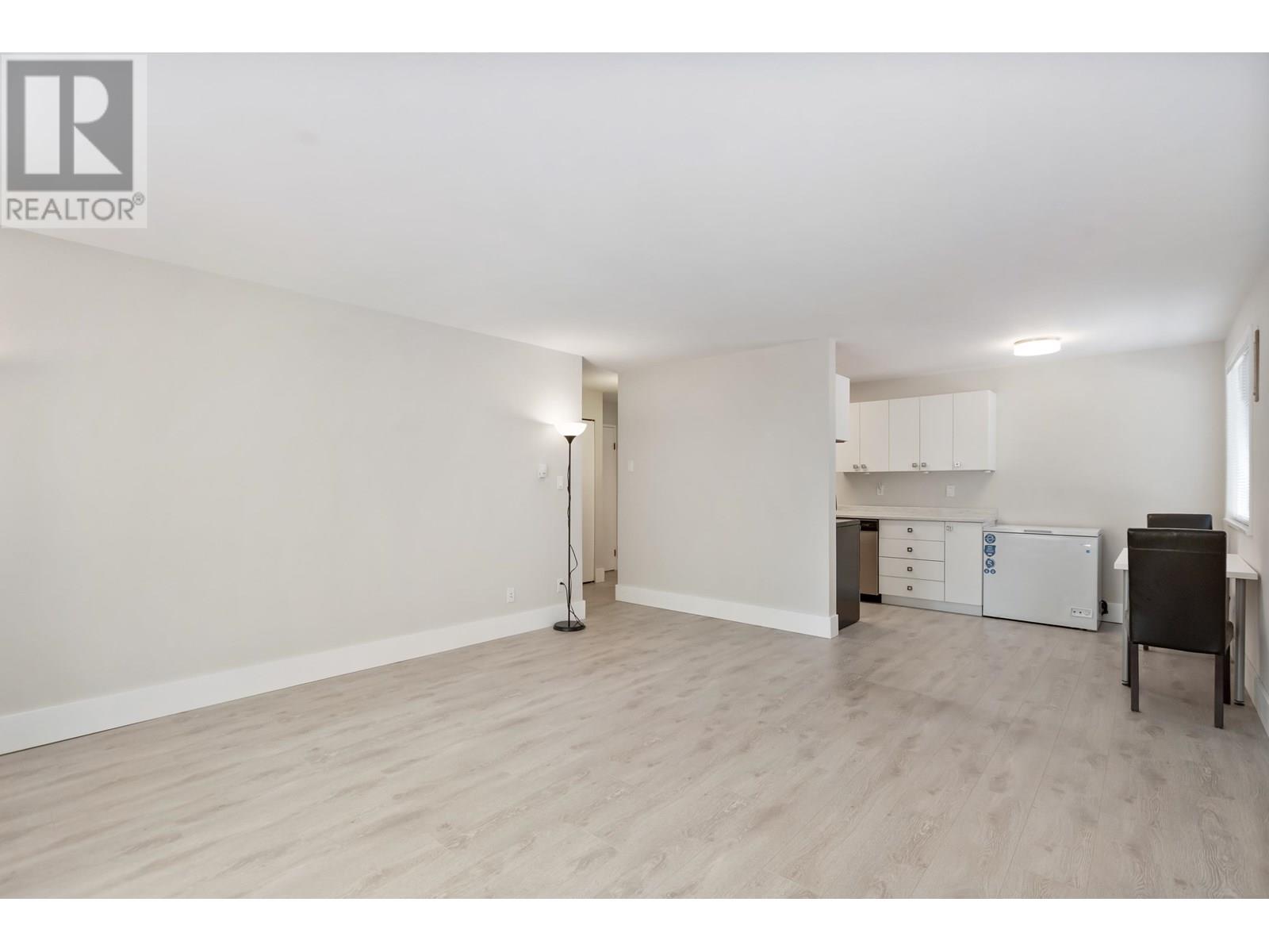 Photo 15 of 107 12096 222 Street, Maple Ridge BC