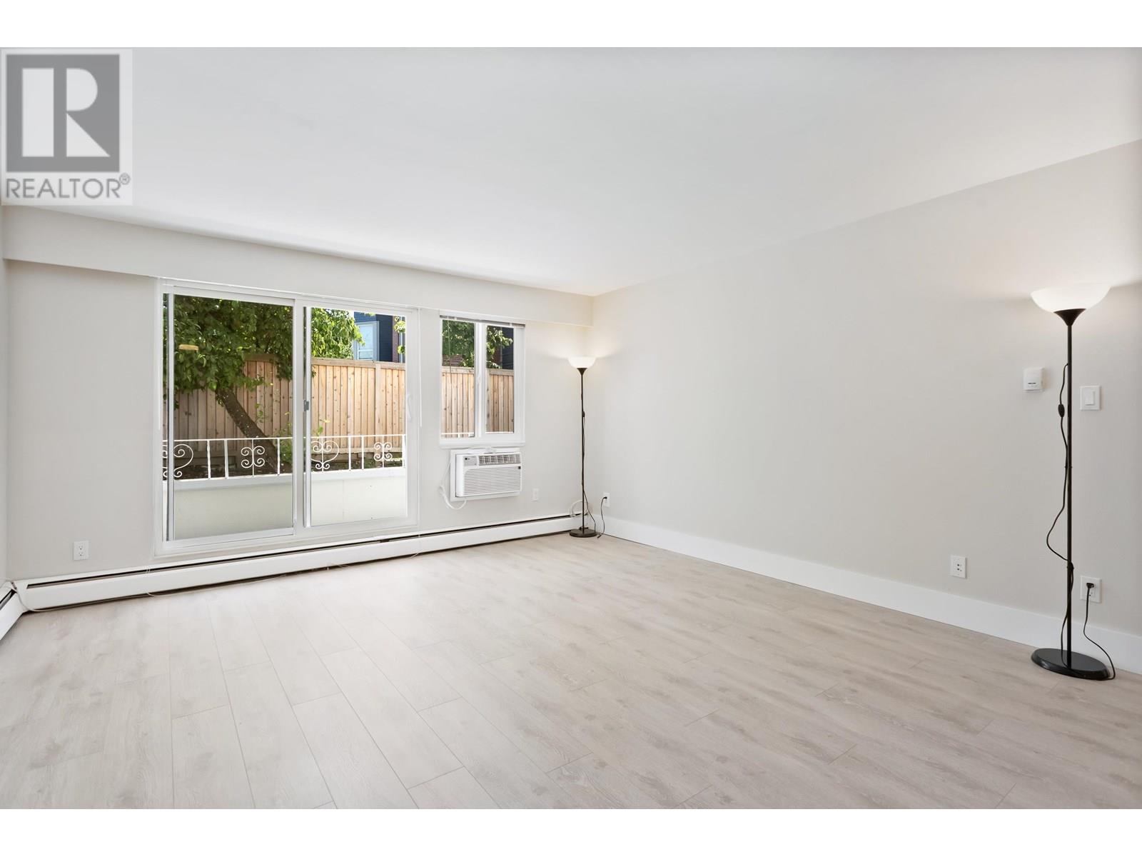 Photo 14 of 107 12096 222 Street, Maple Ridge BC