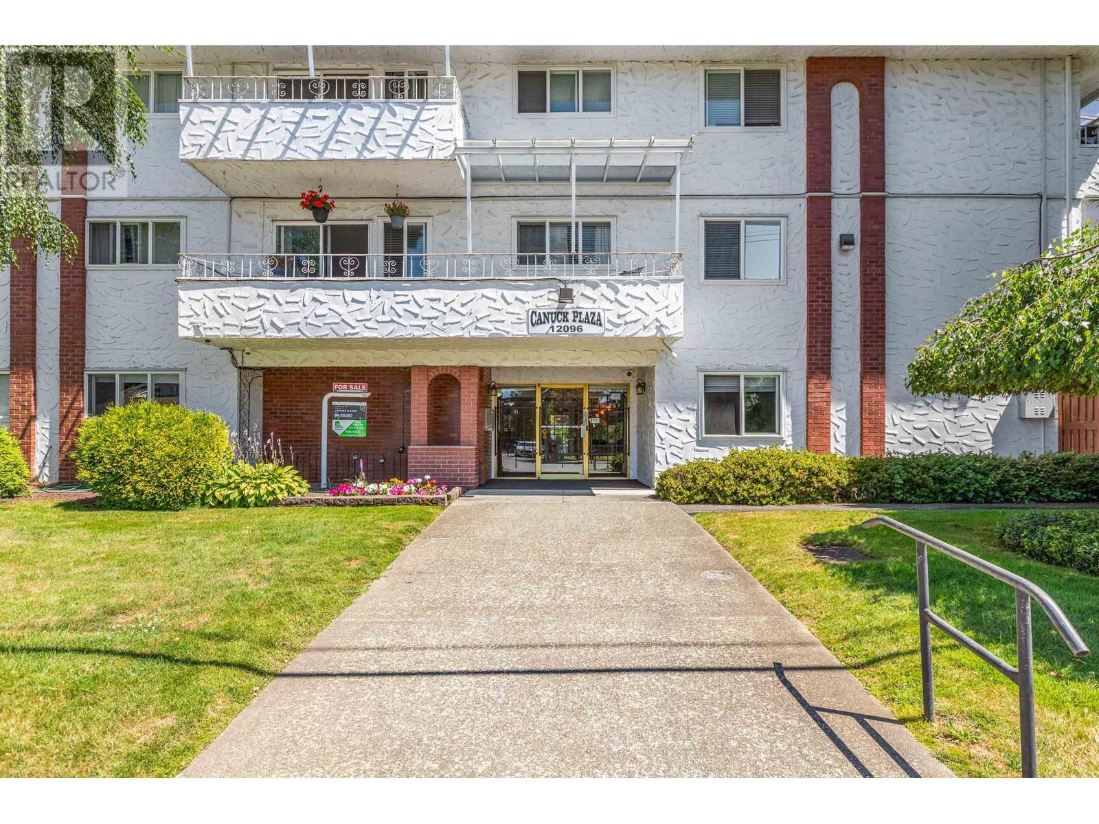 Photo 4 of 107 12096 222 Street, Maple Ridge BC