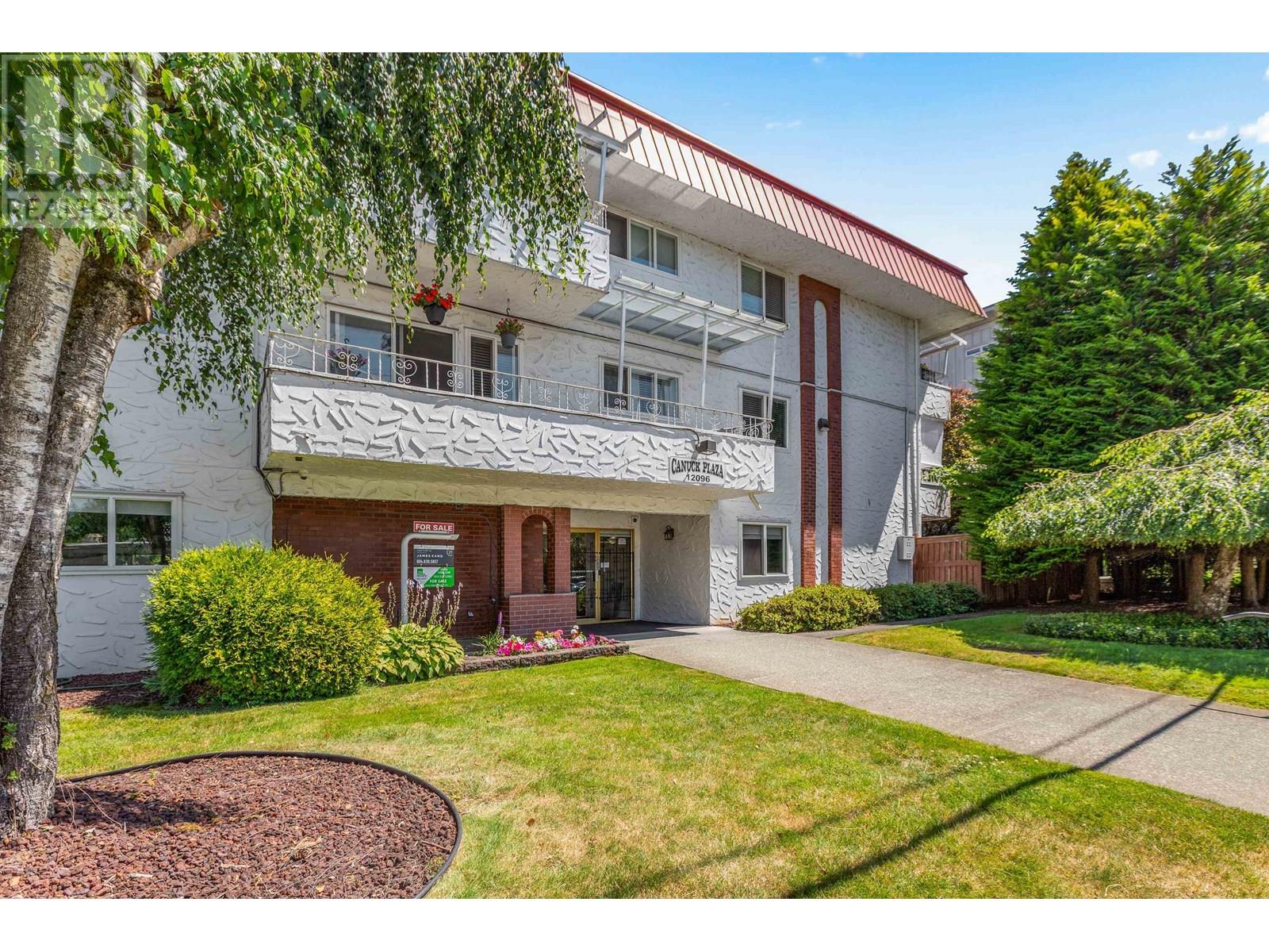 Photo 2 of 107 12096 222 Street, Maple Ridge BC