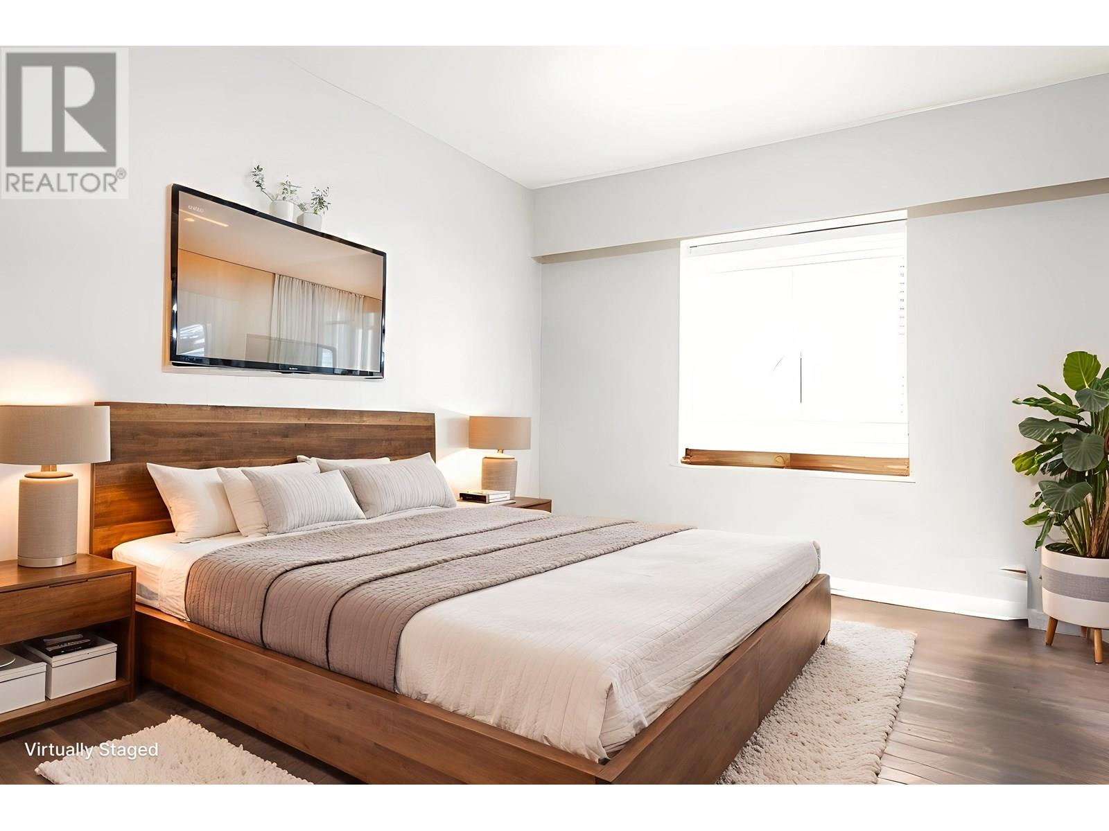 Photo 3 of 207 2025 W 2nd Avenue, Vancouver BC