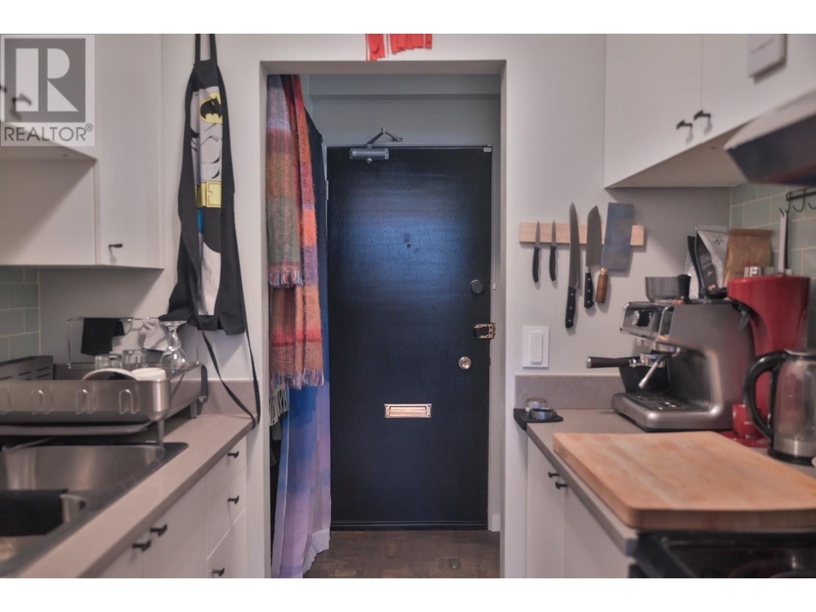 Photo 9 of 207 2025 W 2nd Avenue, Vancouver BC
