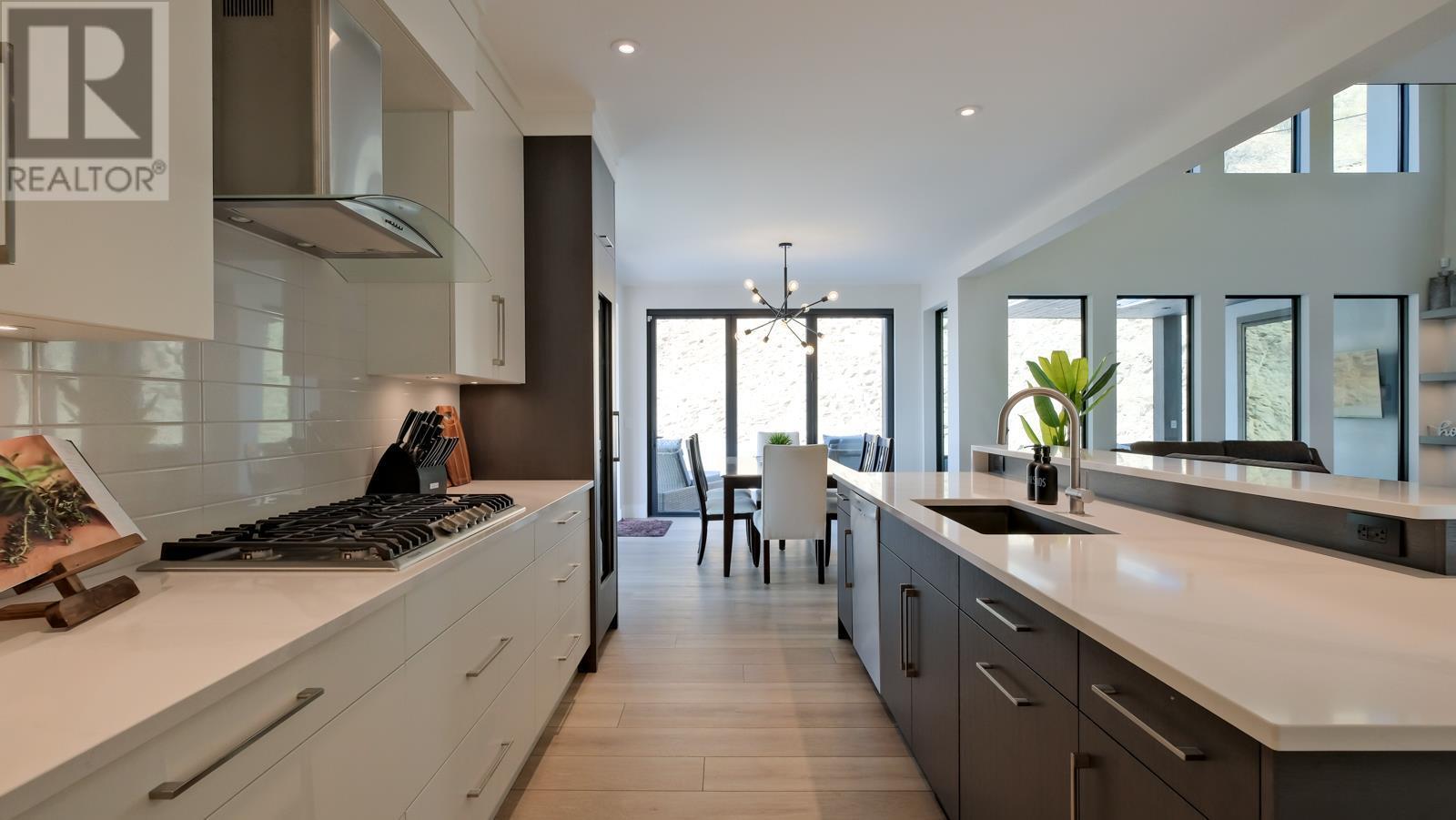  740 Pinehaven Court, Kelowna