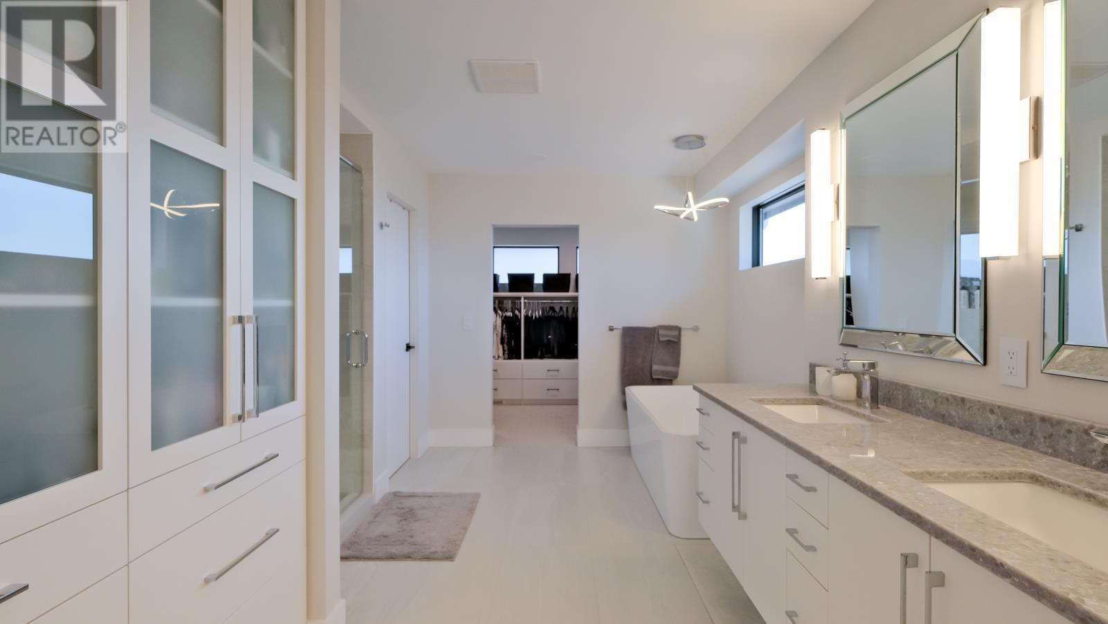  740 Pinehaven Court, Kelowna