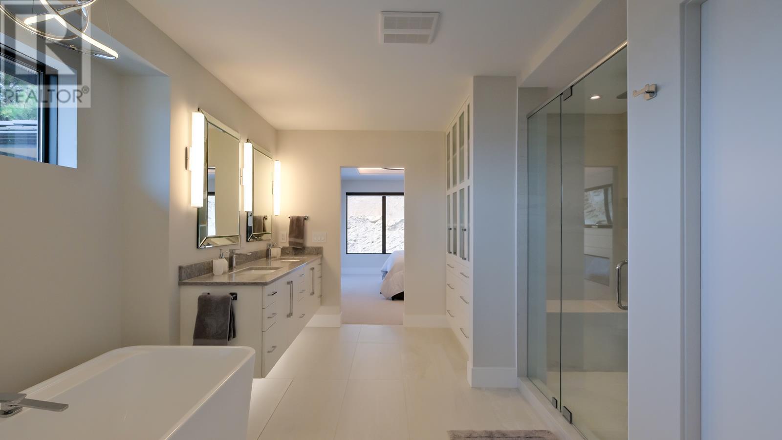  740 Pinehaven Court, Kelowna