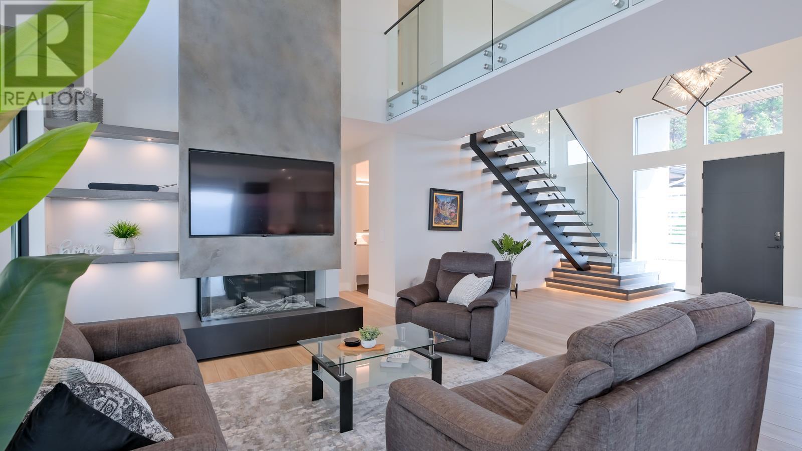  740 Pinehaven Court, Kelowna