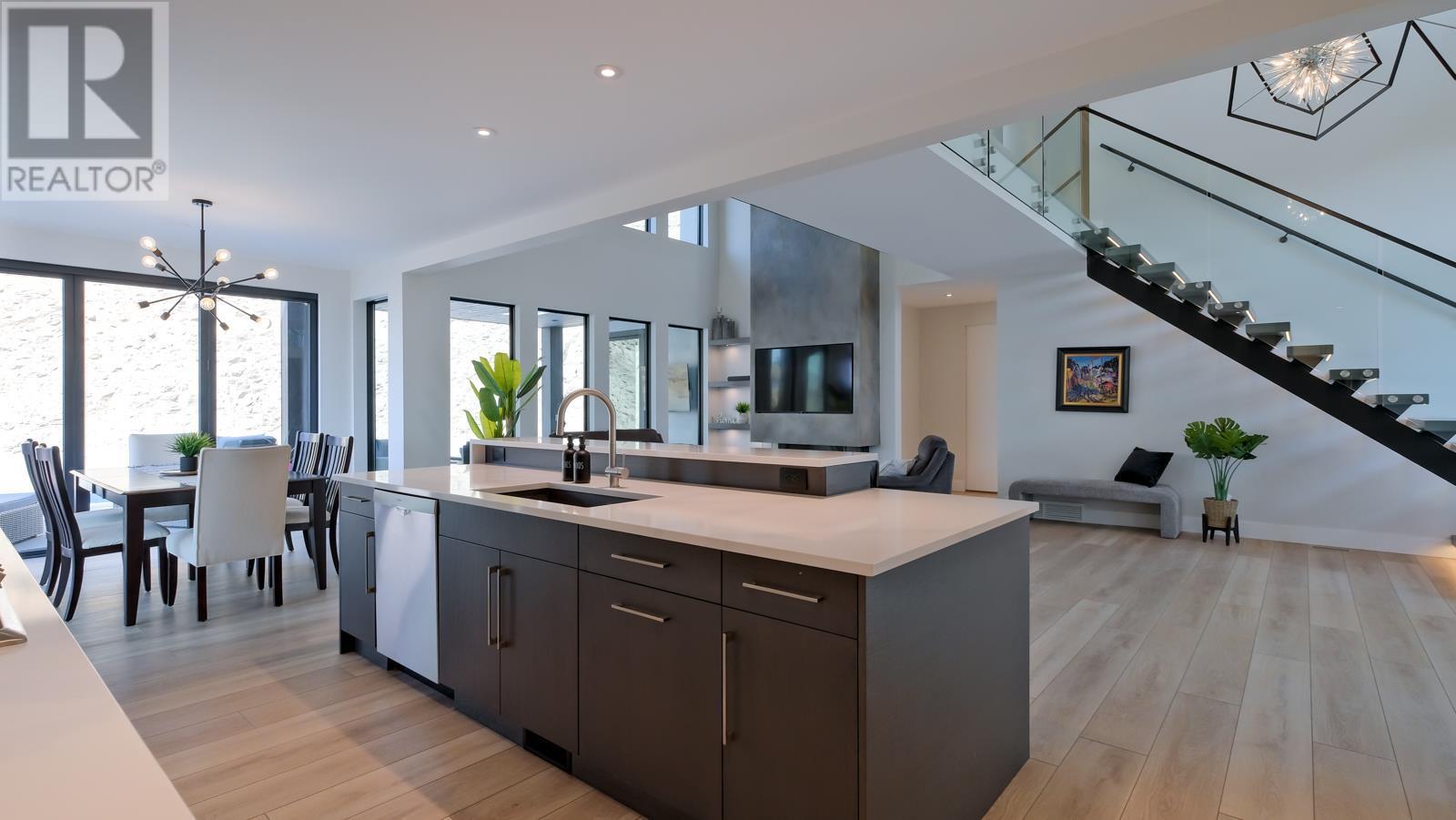  740 Pinehaven Court, Kelowna