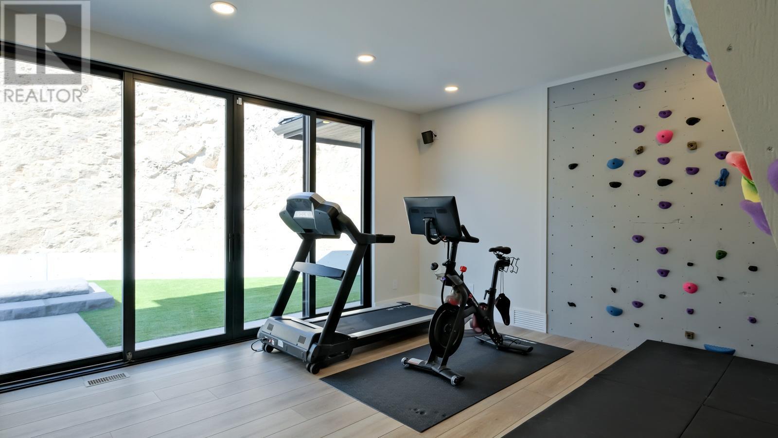  740 Pinehaven Court, Kelowna