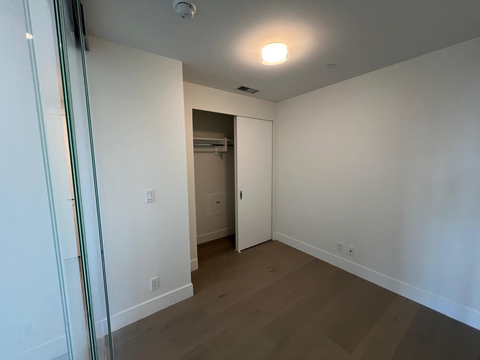 406 1342 JOHNSTON ROAD, White Rock