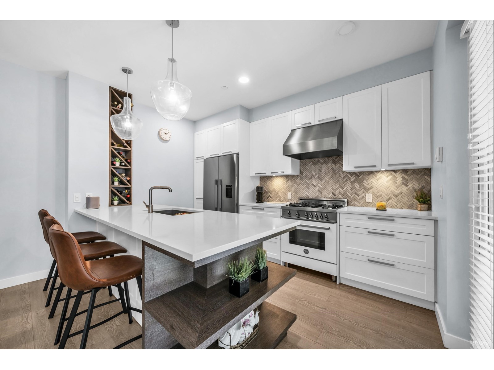 102 33540 MAYFAIR AVENUE, Abbotsford
