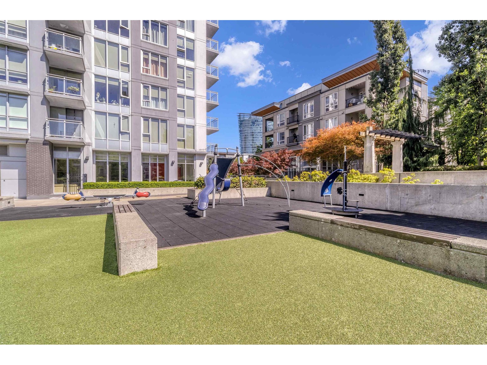 Photo 12 of 2703 13325 102 A Avenue, Surrey BC