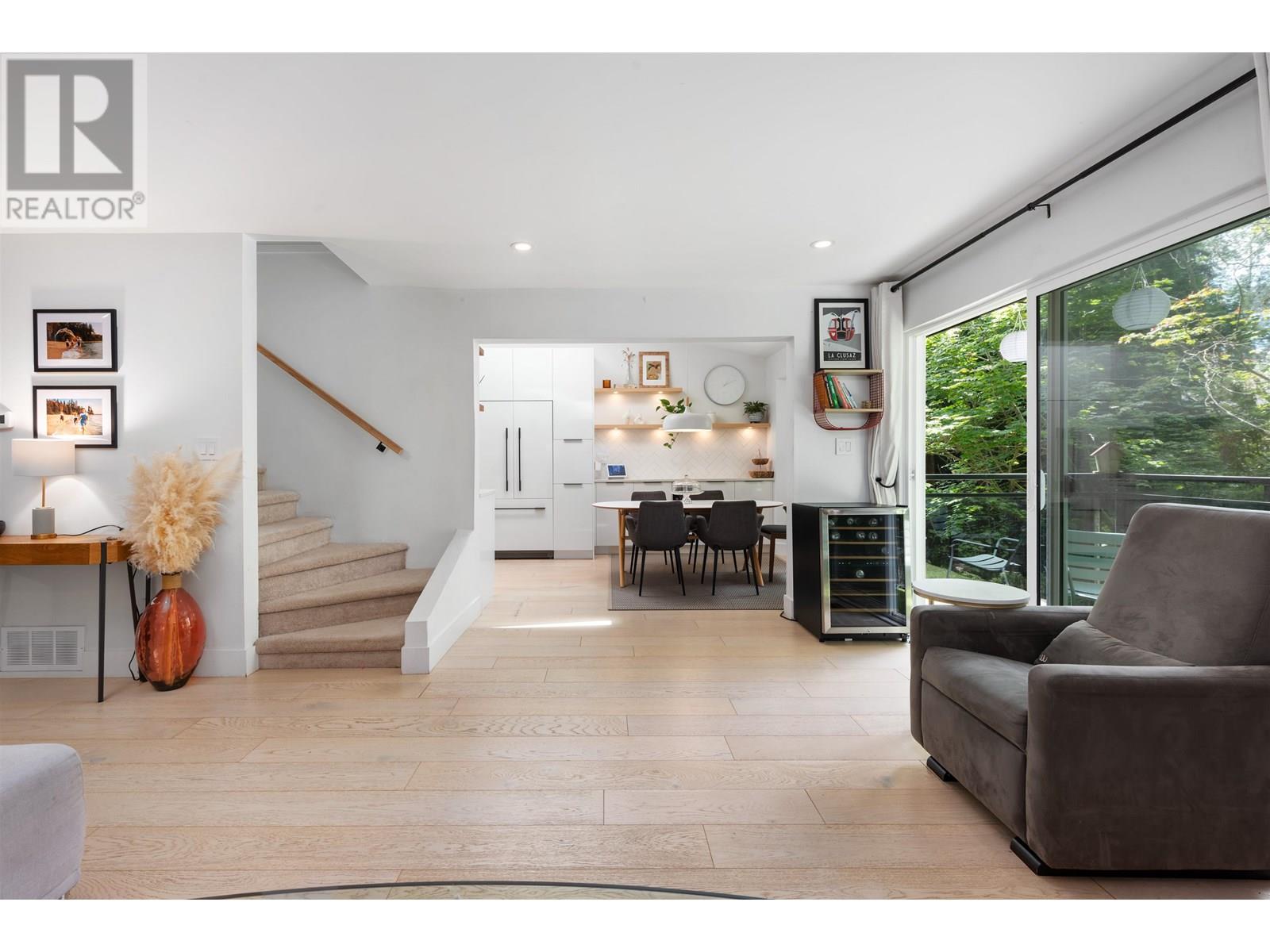 Photo 8 of 3958 Indian River Drive, North Vancouver BC