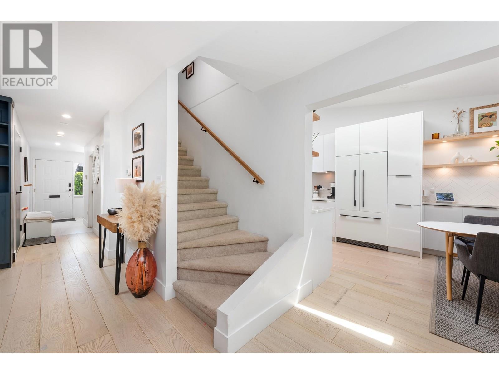Photo 10 of 3958 Indian River Drive, North Vancouver BC