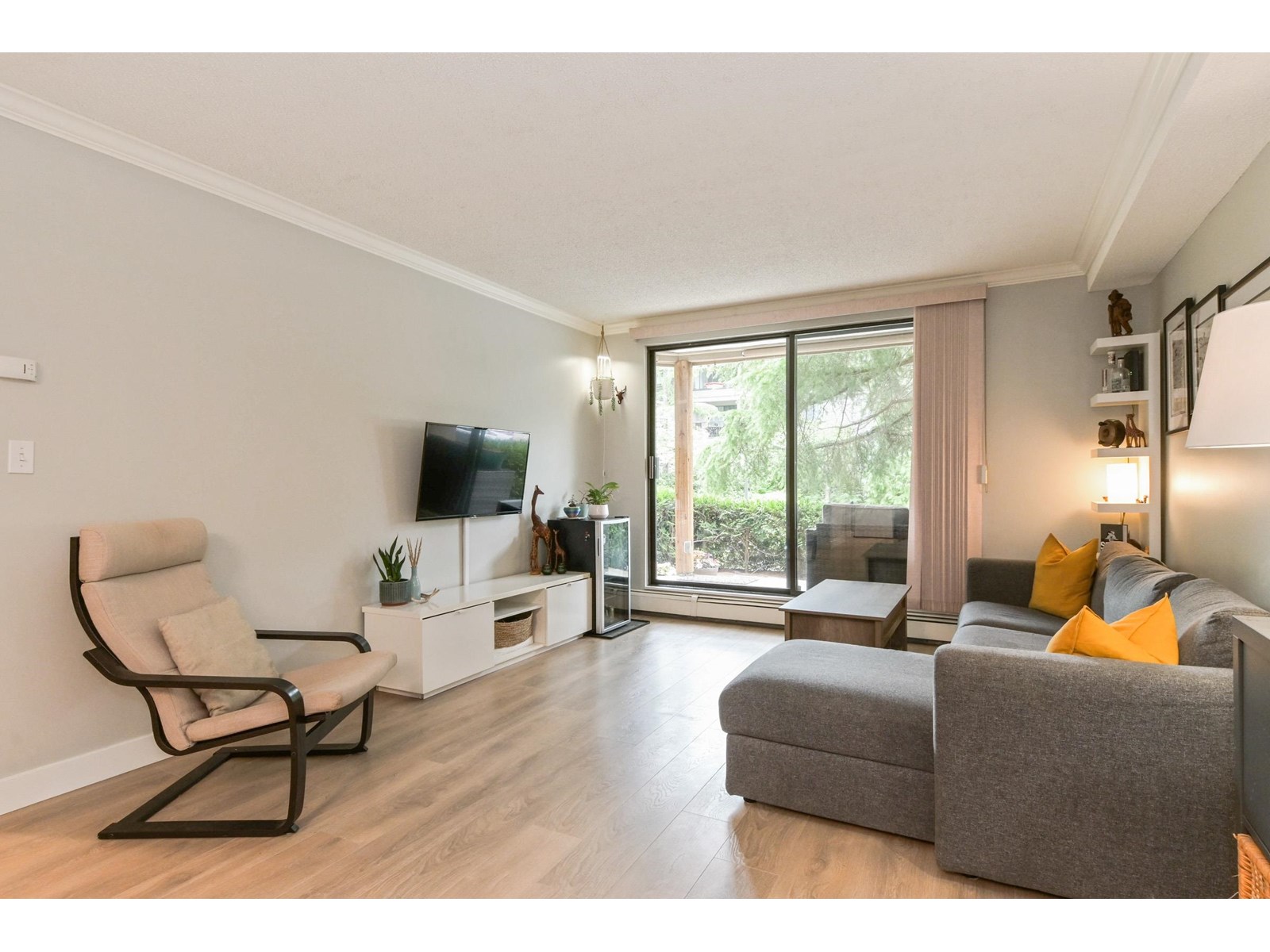 Photo 9 of 115 1760 Southmere Crescent, Surrey BC