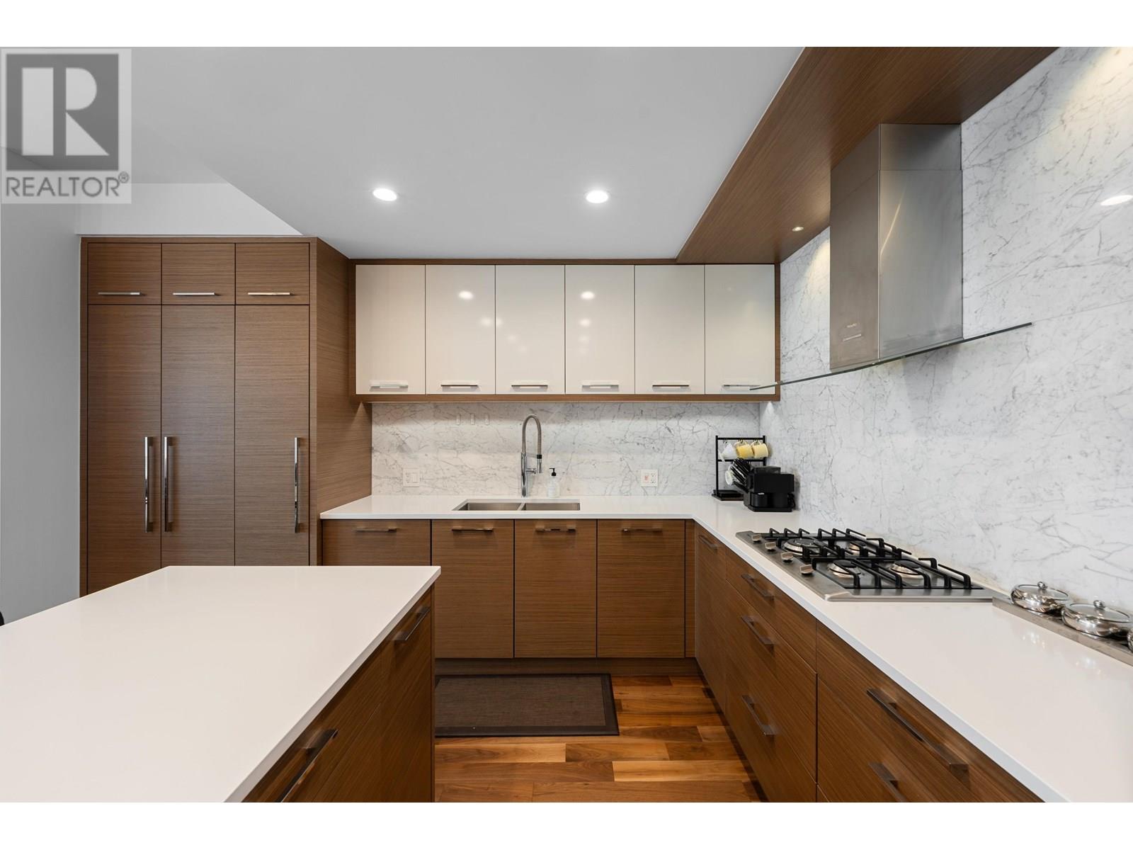 Photo 5 of 1905 4360 Beresford Street, Burnaby BC