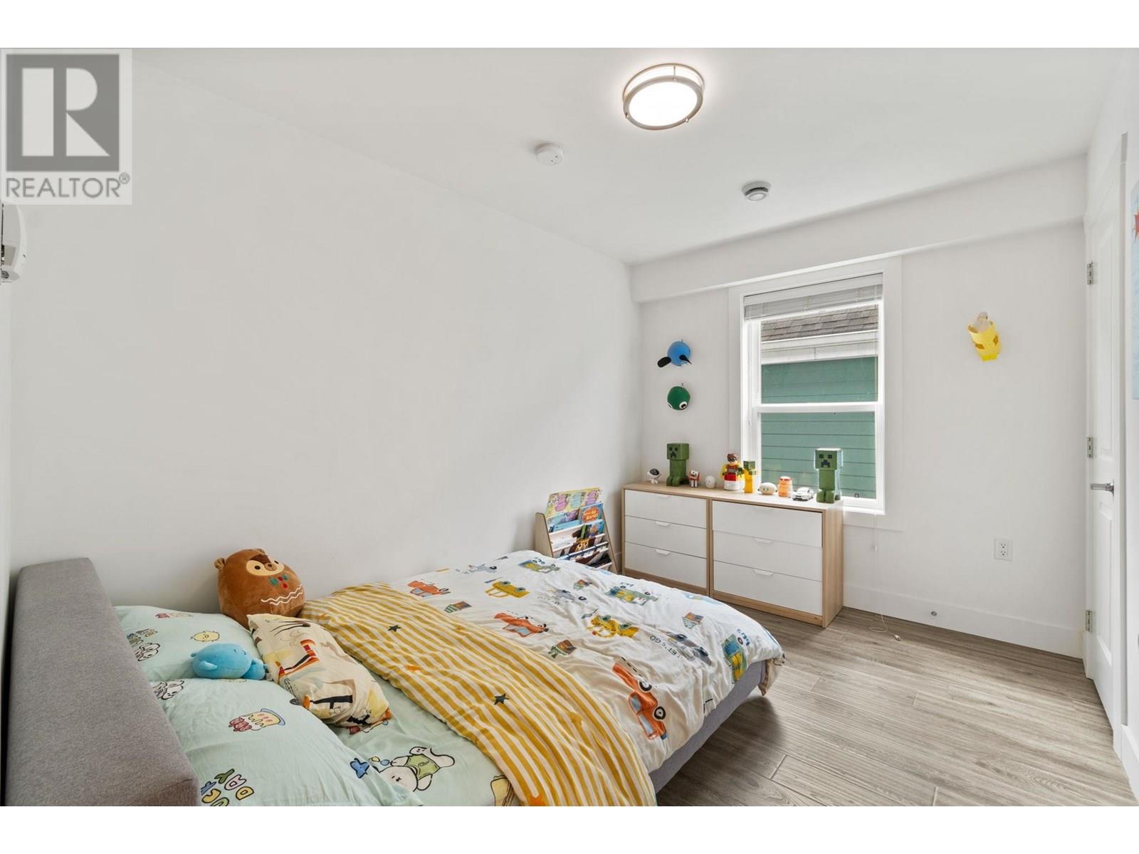 Photo 8 of 1 1014 Fourth Avenue, New Westminster BC
