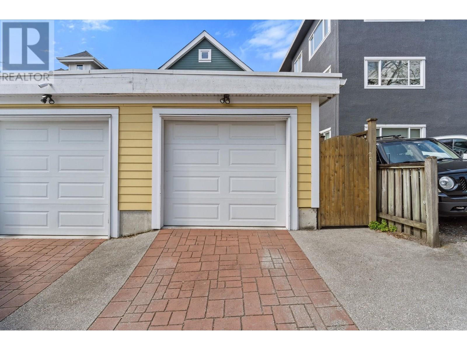 Photo 14 of 1 1014 Fourth Avenue, New Westminster BC