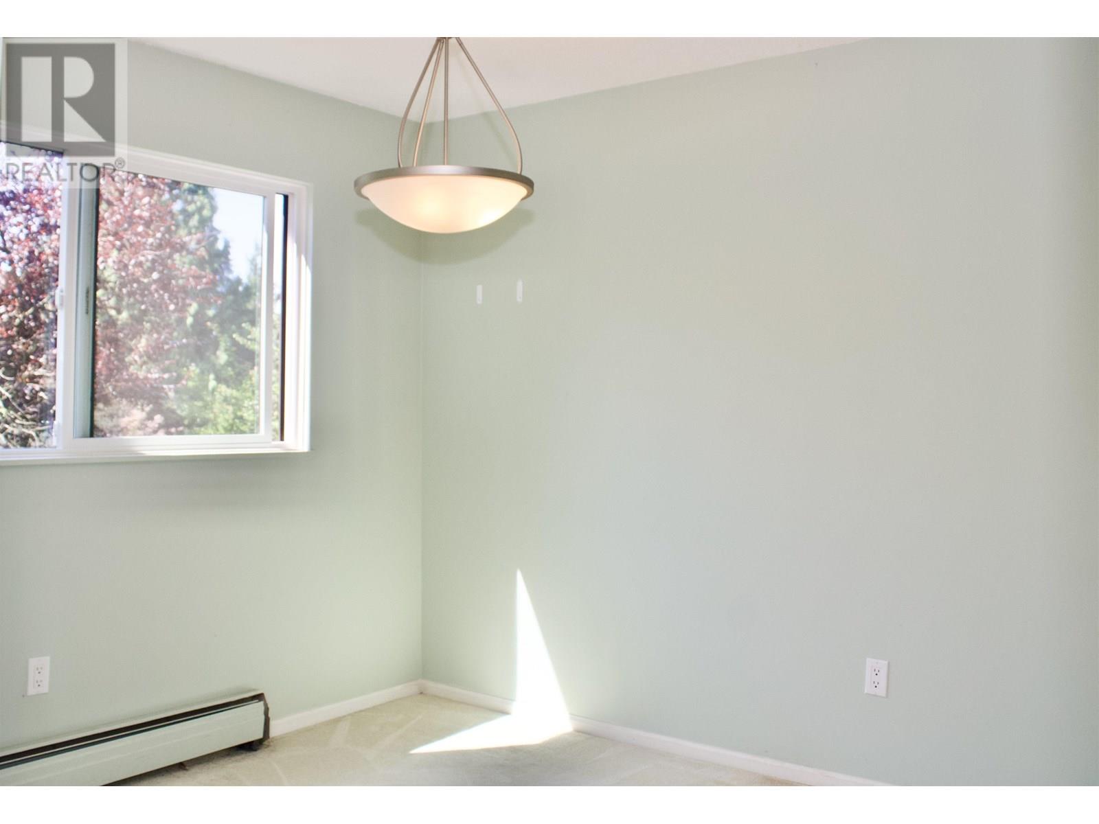 Photo 5 of 13 1811 Purcell Way, North Vancouver BC
