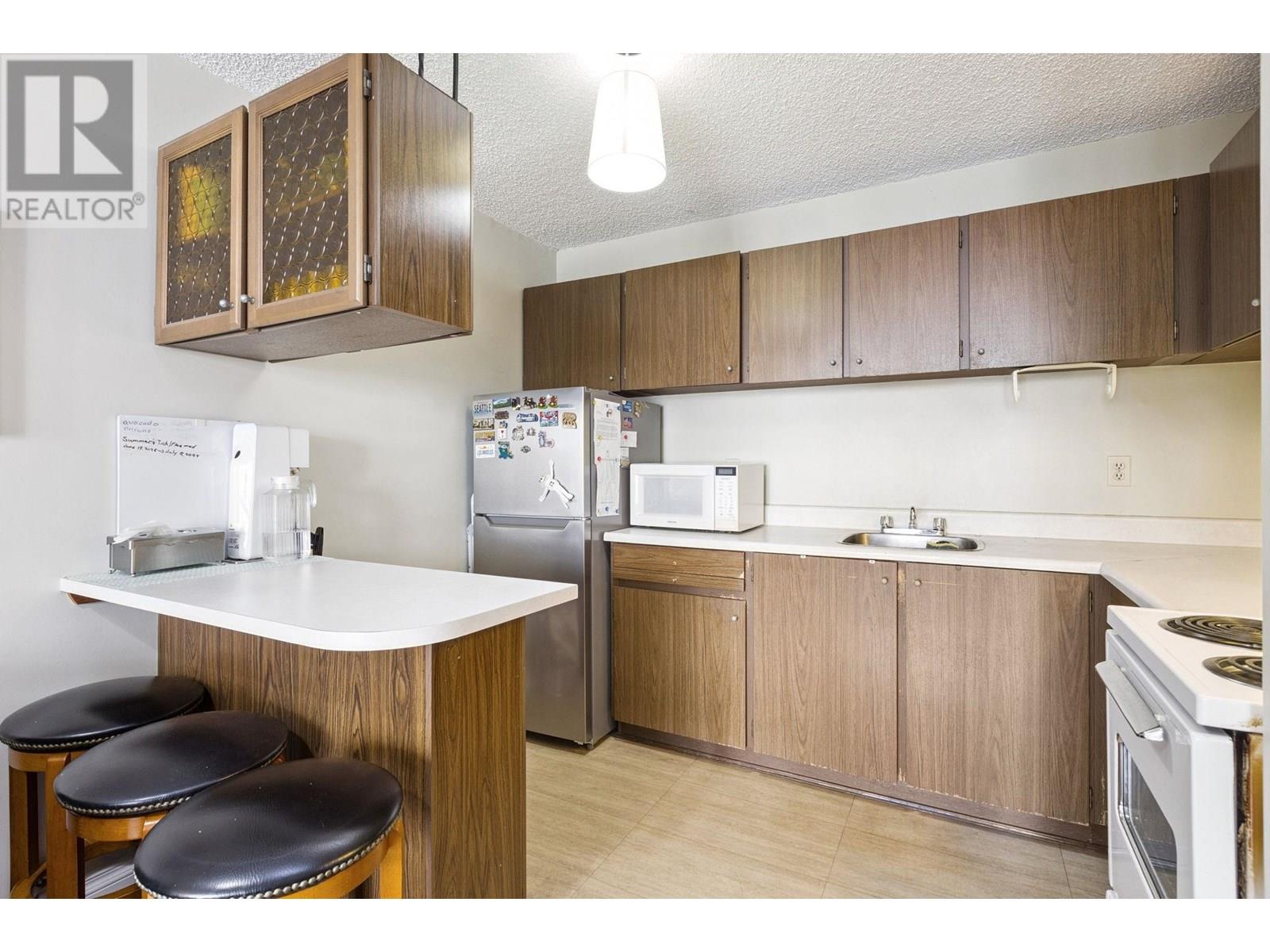Photo 5 of 405 145 St Georges Avenue, North Vancouver BC