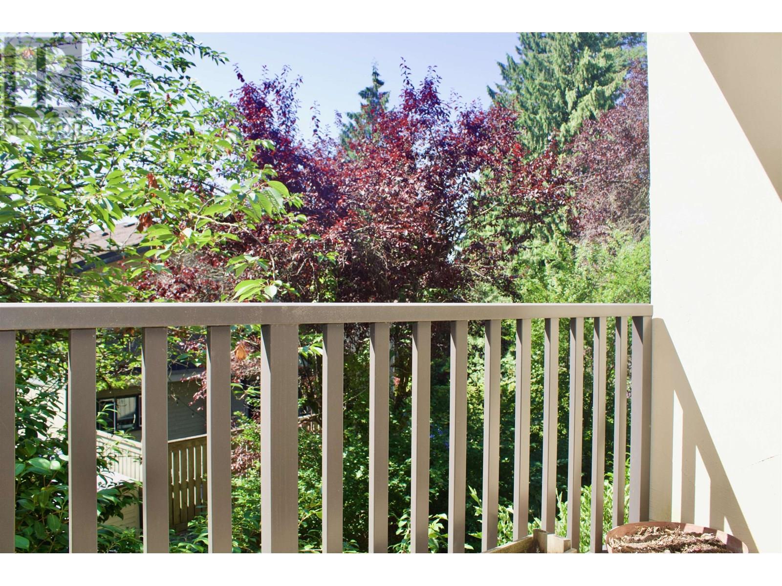 Photo 6 of 13 1811 Purcell Way, North Vancouver BC