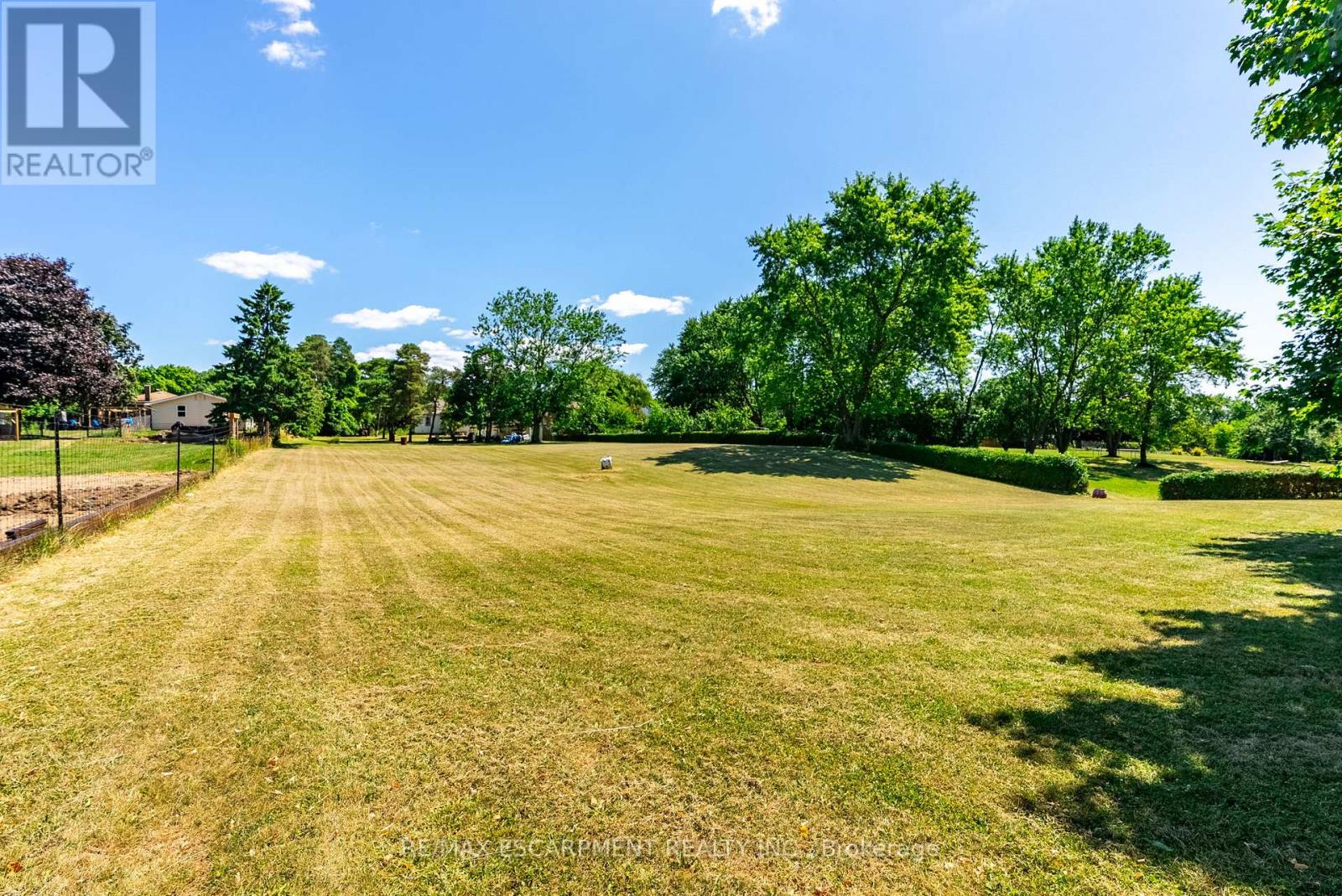 Photo 3 of 1412 Old York Road, Burlington ON