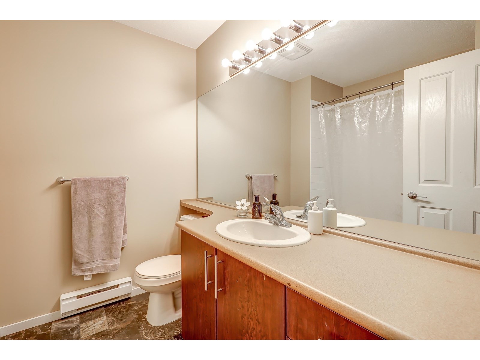Photo 13 of 35 15152 62 A Avenue, Surrey BC