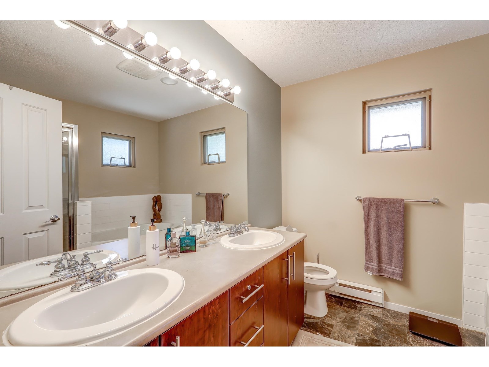 Photo 17 of 35 15152 62 A Avenue, Surrey BC