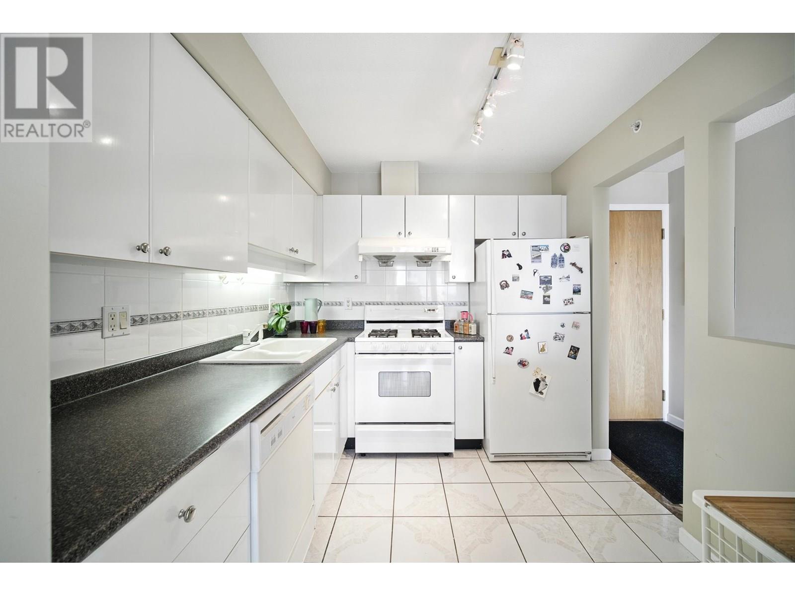 Photo 4 of 1302 8238 Saba Road, Richmond BC