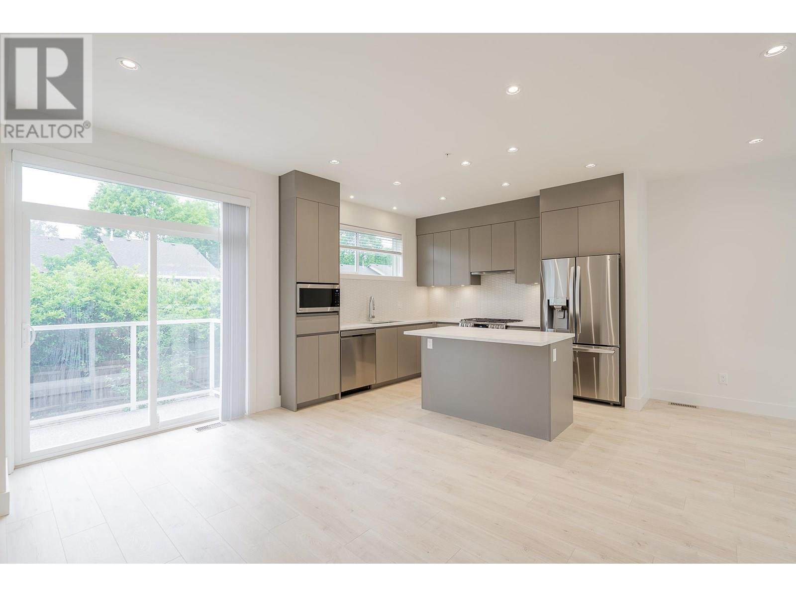 Photo 11 of 12 23785 Dewdney Trunk Road, Maple Ridge BC