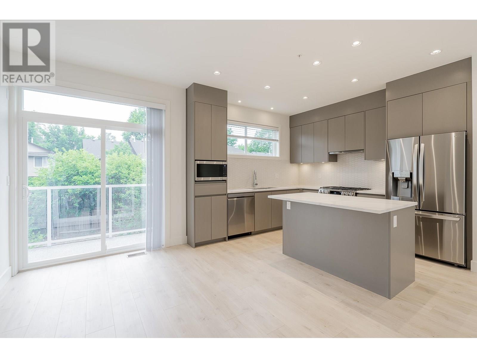 Photo 7 of 12 23785 Dewdney Trunk Road, Maple Ridge BC