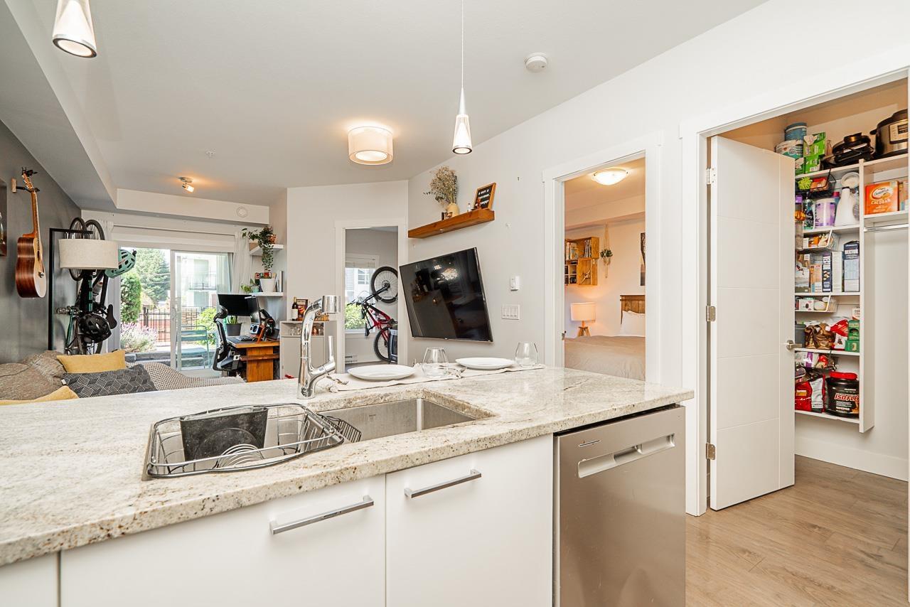 Photo 5 of 107 20175 53 Avenue, Langley BC