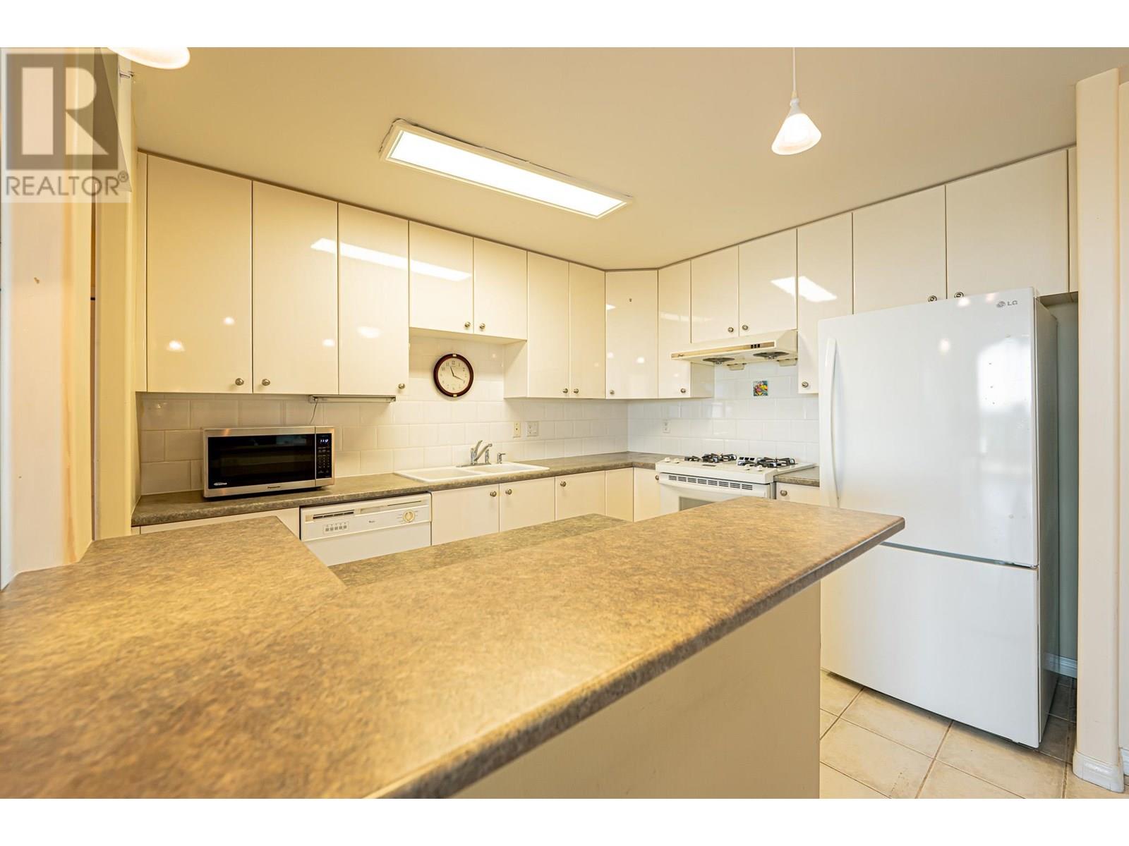 Photo 12 of 1505 7080 St Albans Road, Richmond BC