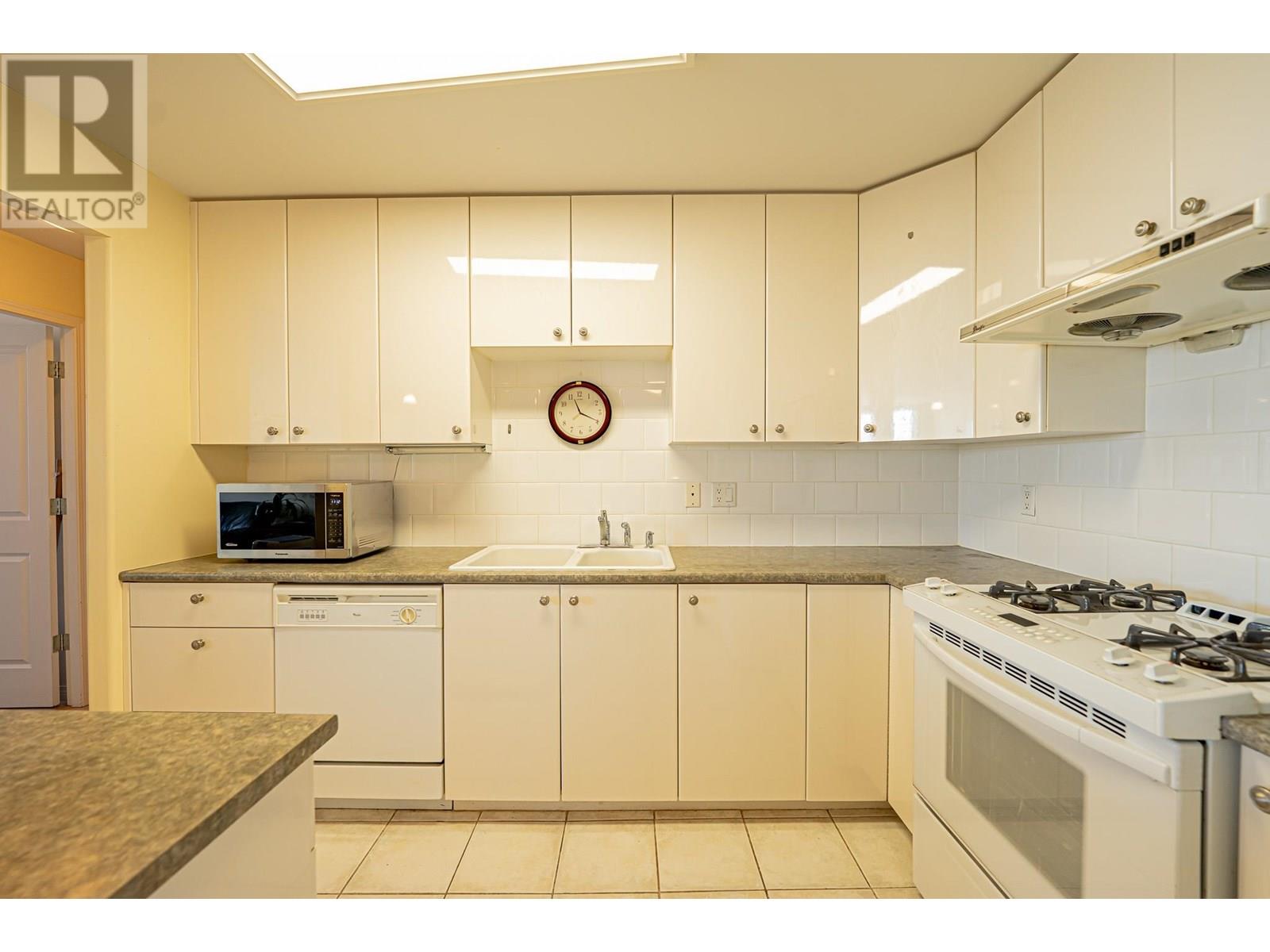 Photo 15 of 1505 7080 St Albans Road, Richmond BC