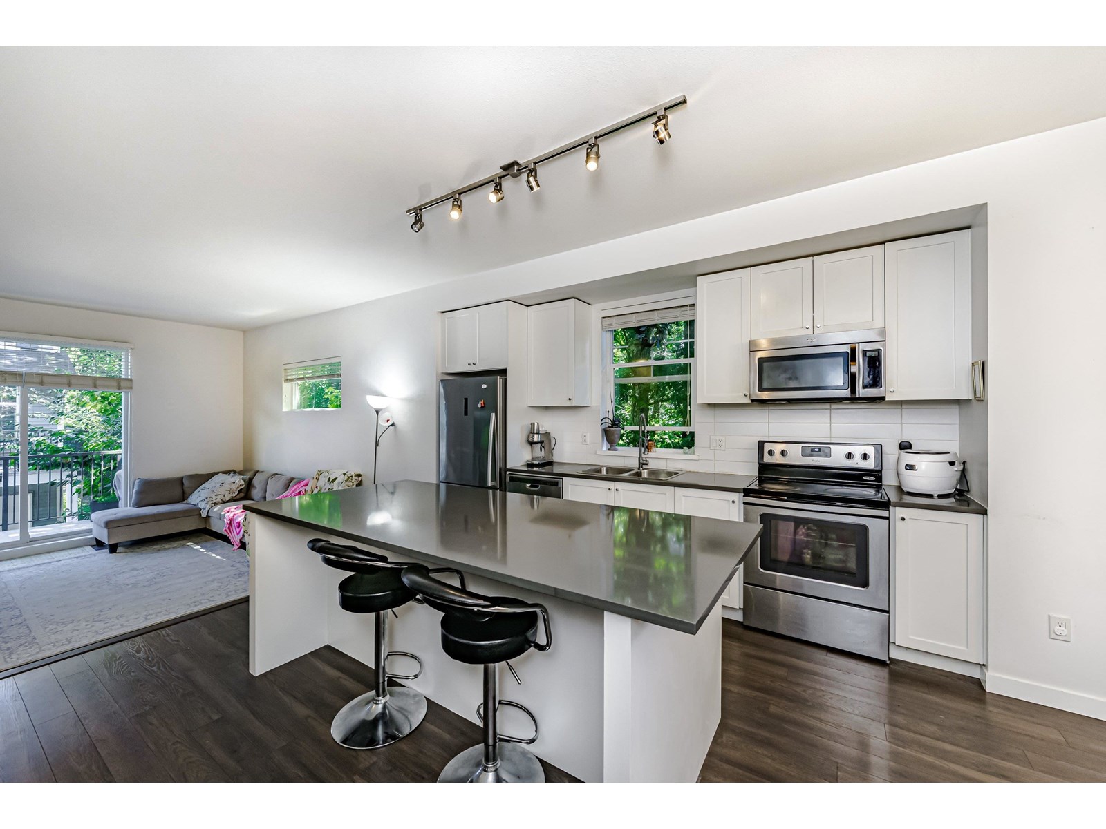 Photo 14 of 43 15340 Guildford Drive Drive, Surrey BC