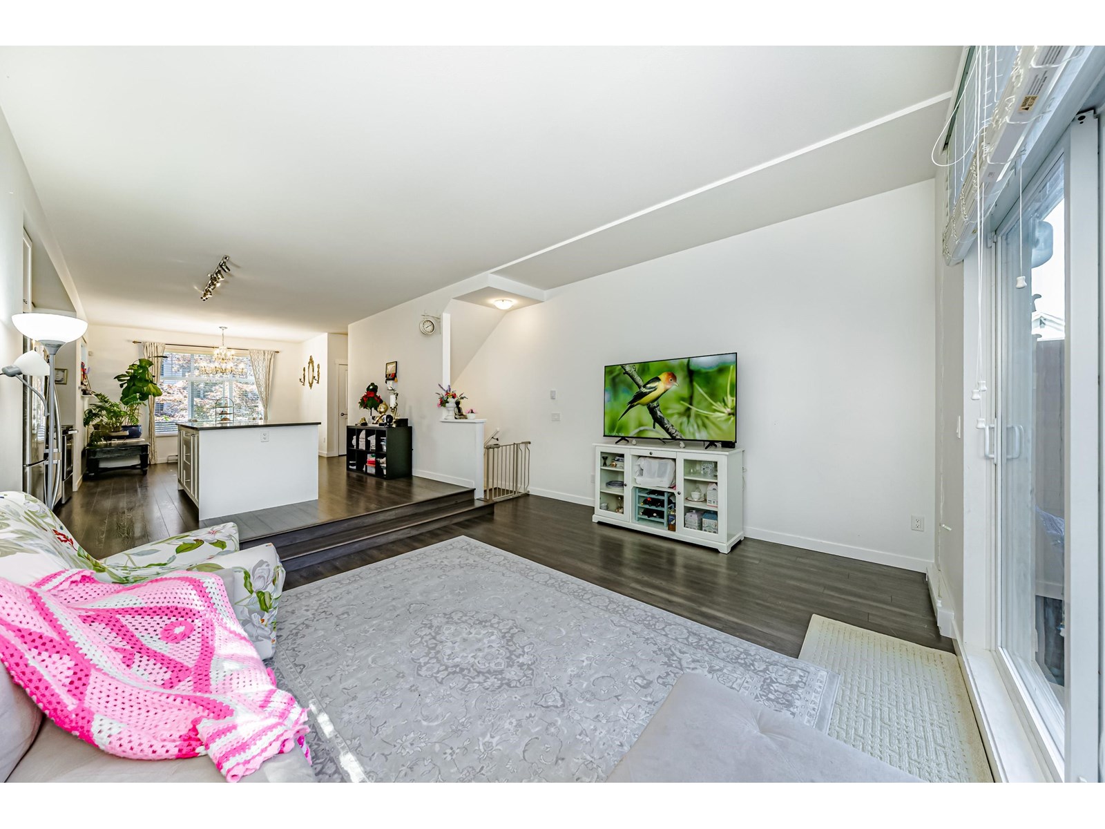 Photo 9 of 43 15340 Guildford Drive Drive, Surrey BC