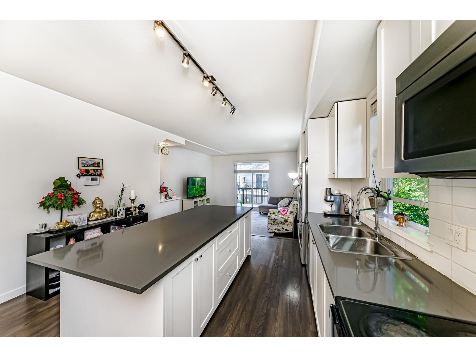 Photo 15 of 43 15340 Guildford Drive Drive, Surrey BC