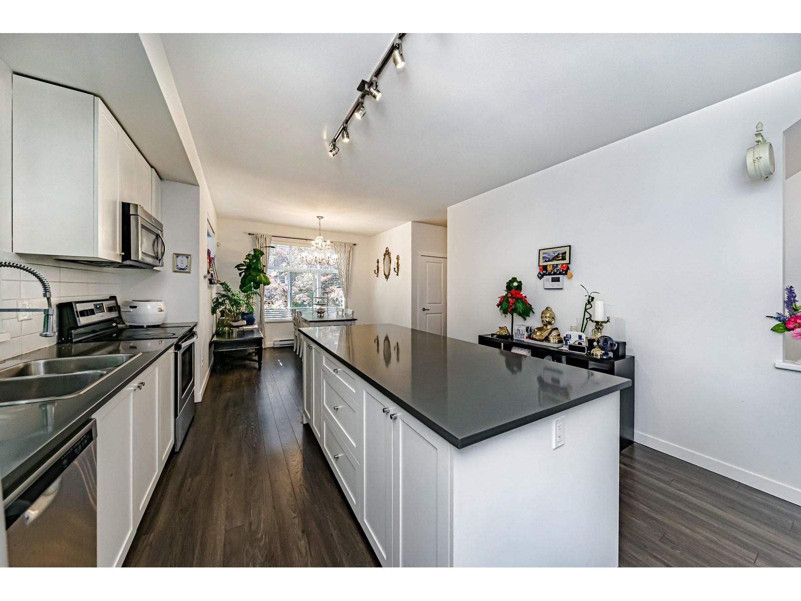 Photo 16 of 43 15340 Guildford Drive Drive, Surrey BC